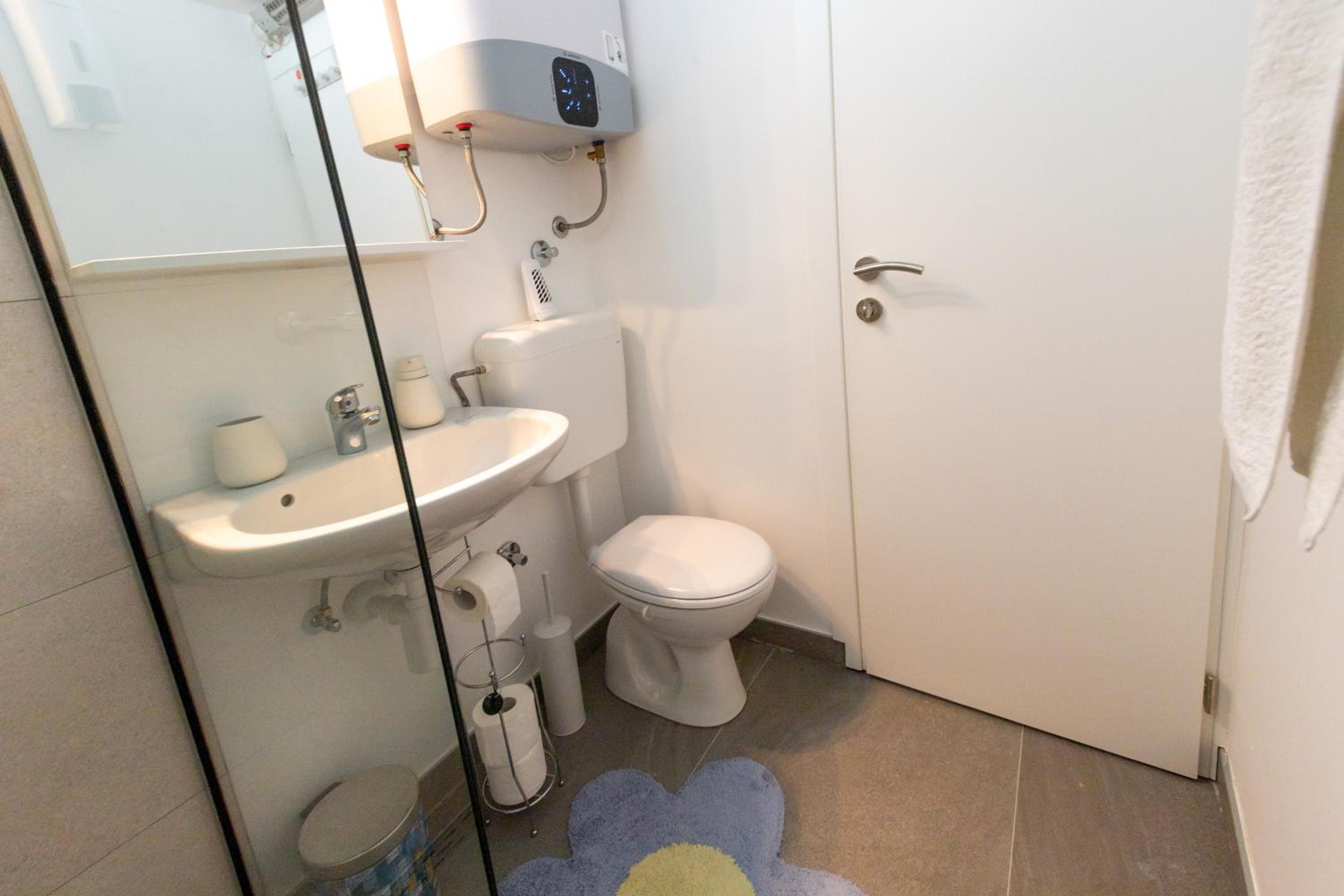Self Check-in Apartment with Jacuzzi Mostar