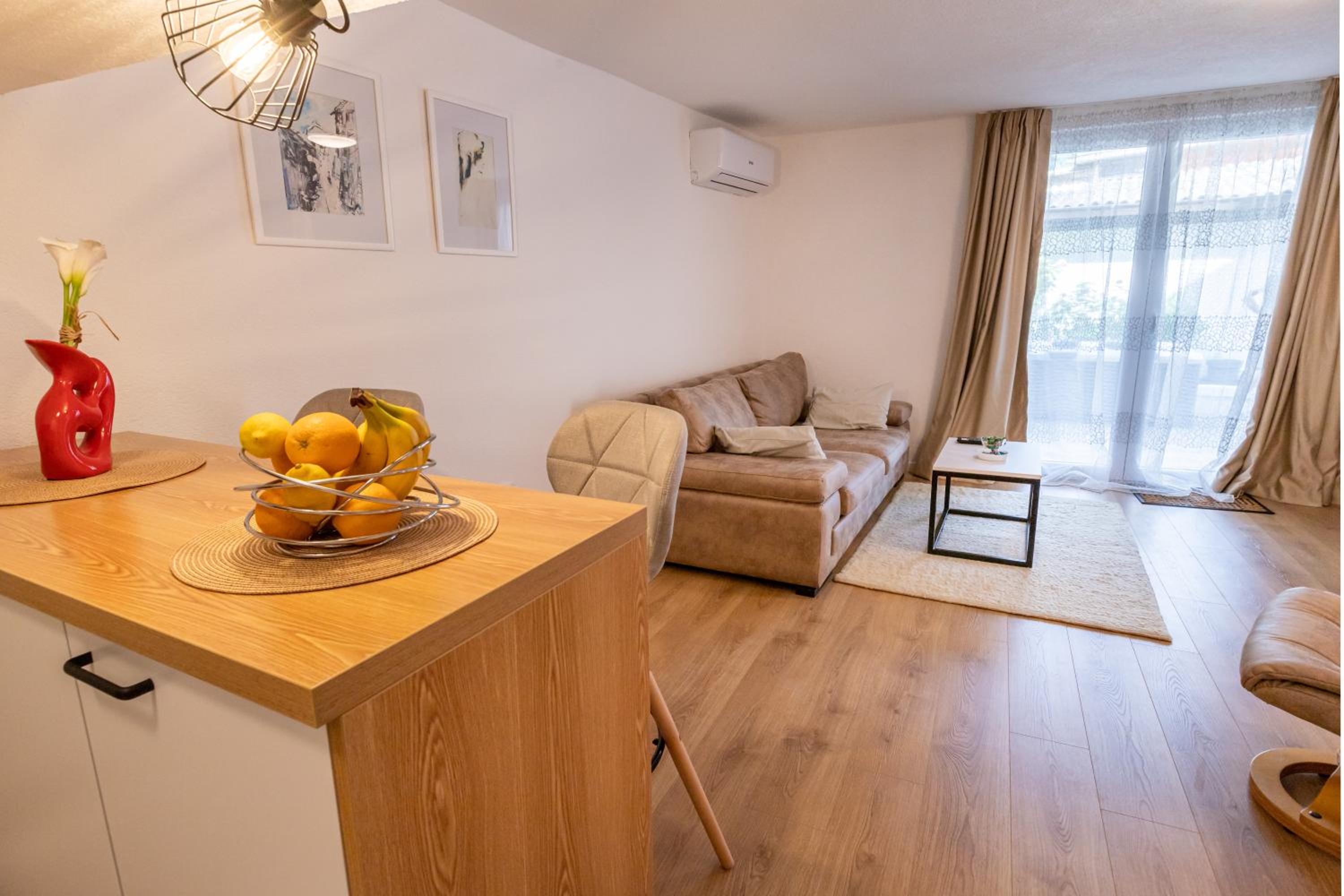 Self Check-in Apartment with Jacuzzi Mostar