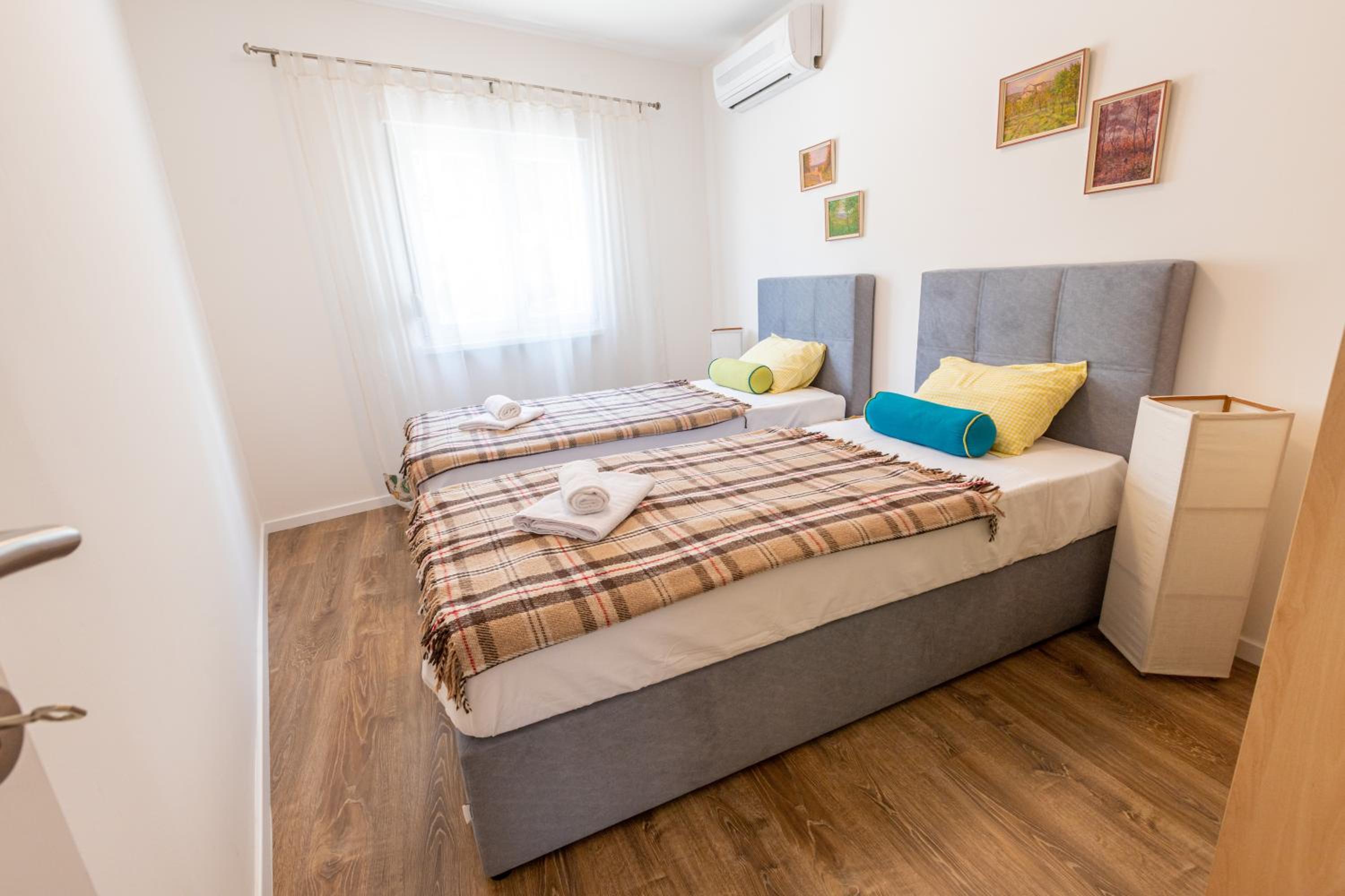 Self Check-in Apartment with Jacuzzi Mostar