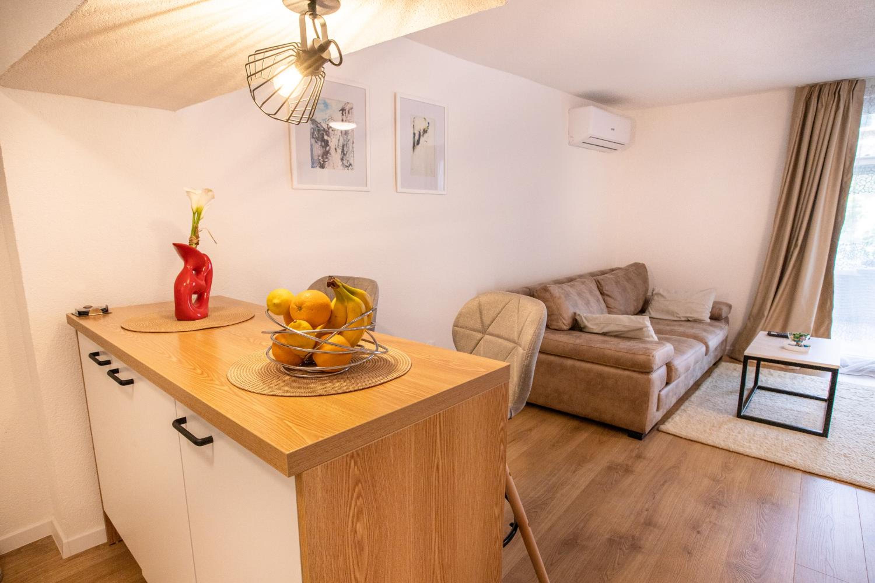 Self Check-in Apartment with Jacuzzi Mostar