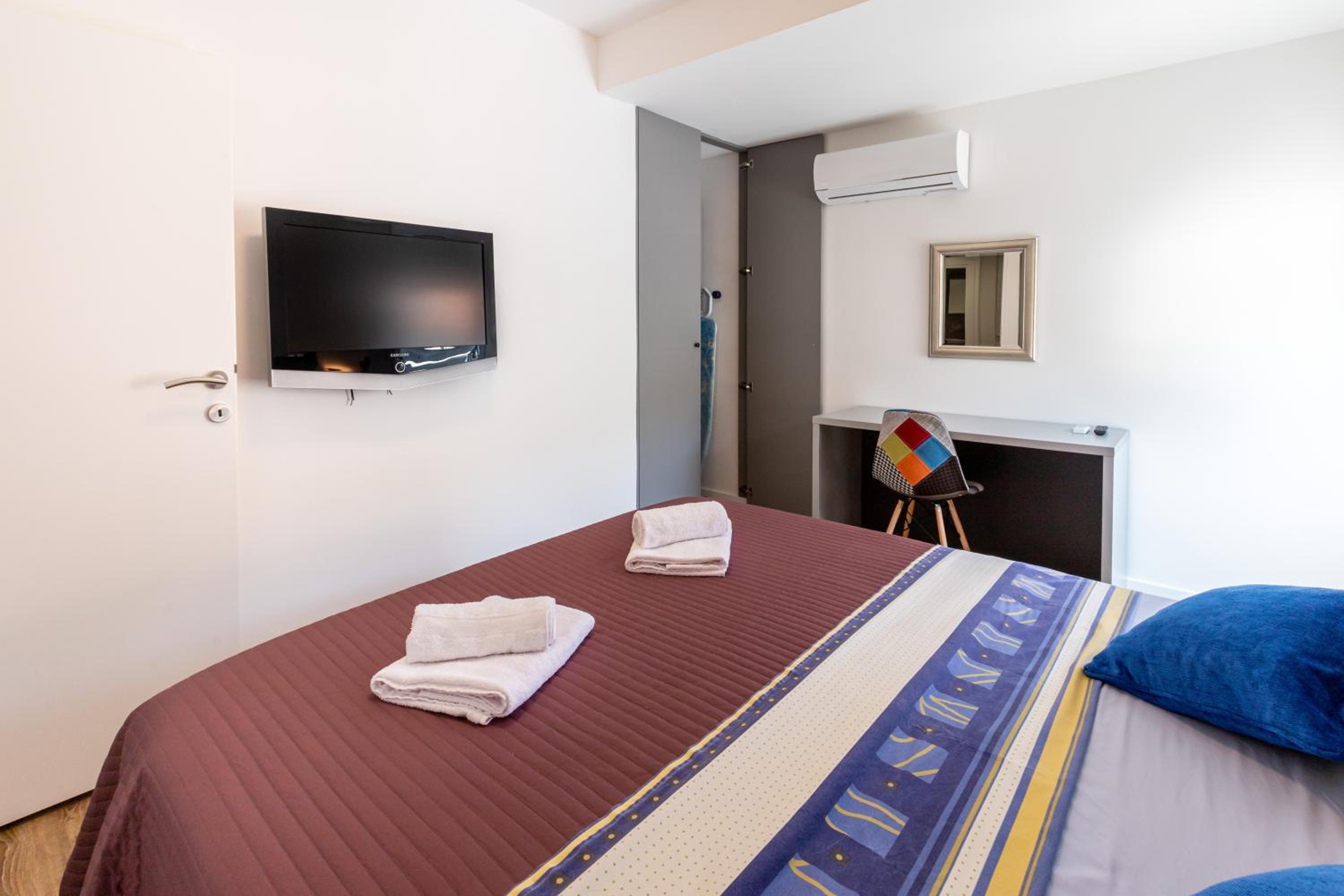 Self Check-in Apartment with Jacuzzi Mostar