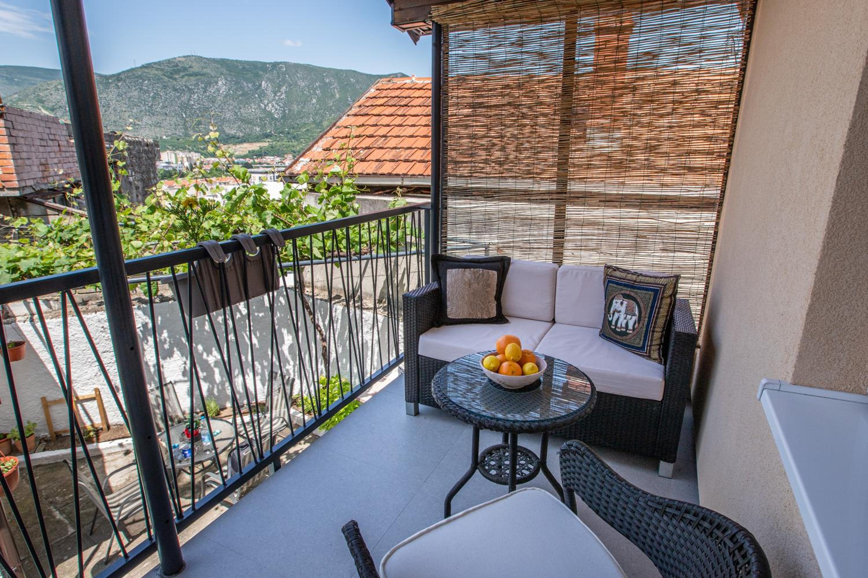 Self Check-in Apartment with Jacuzzi Mostar