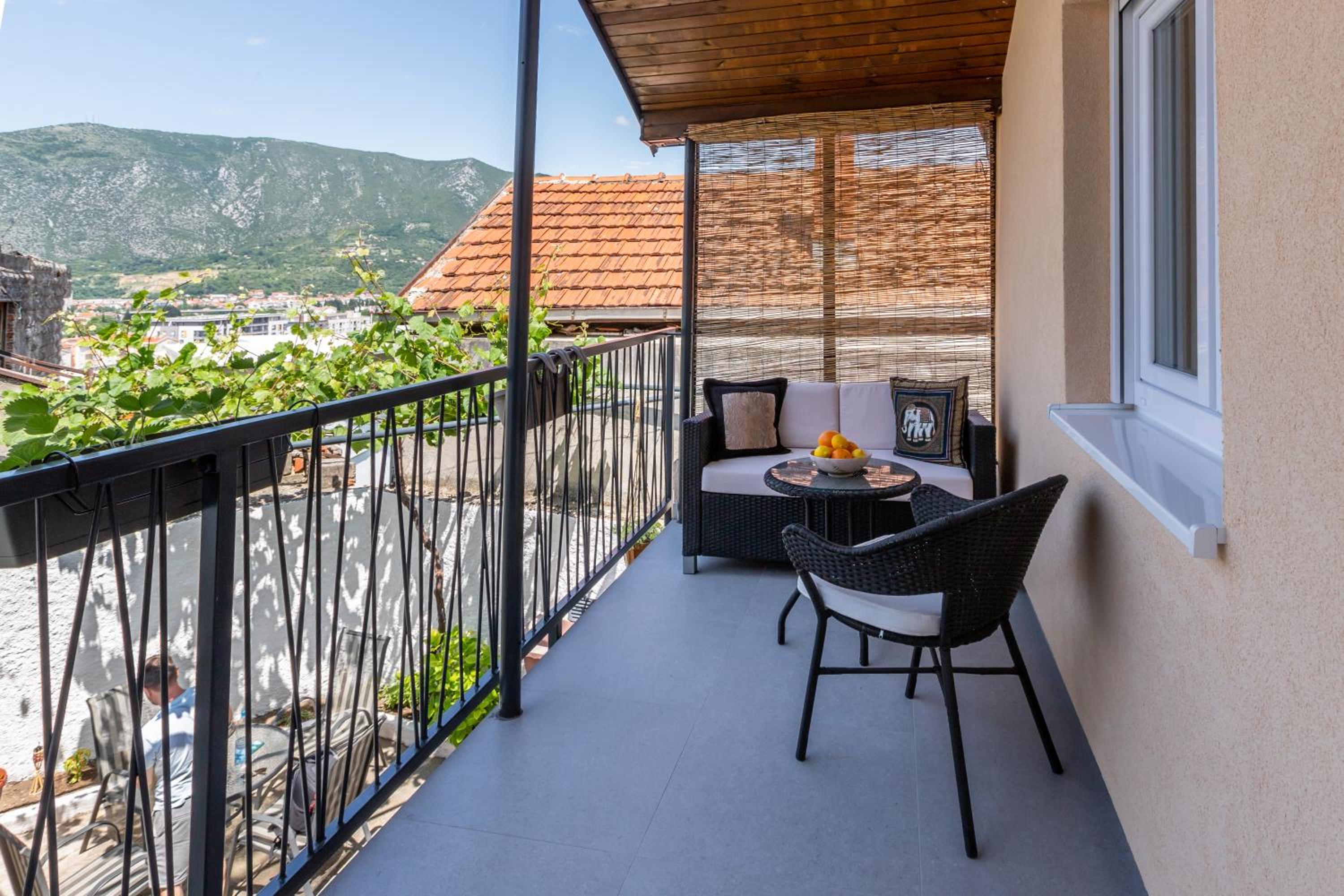 Self Check-in Apartment with Jacuzzi Mostar