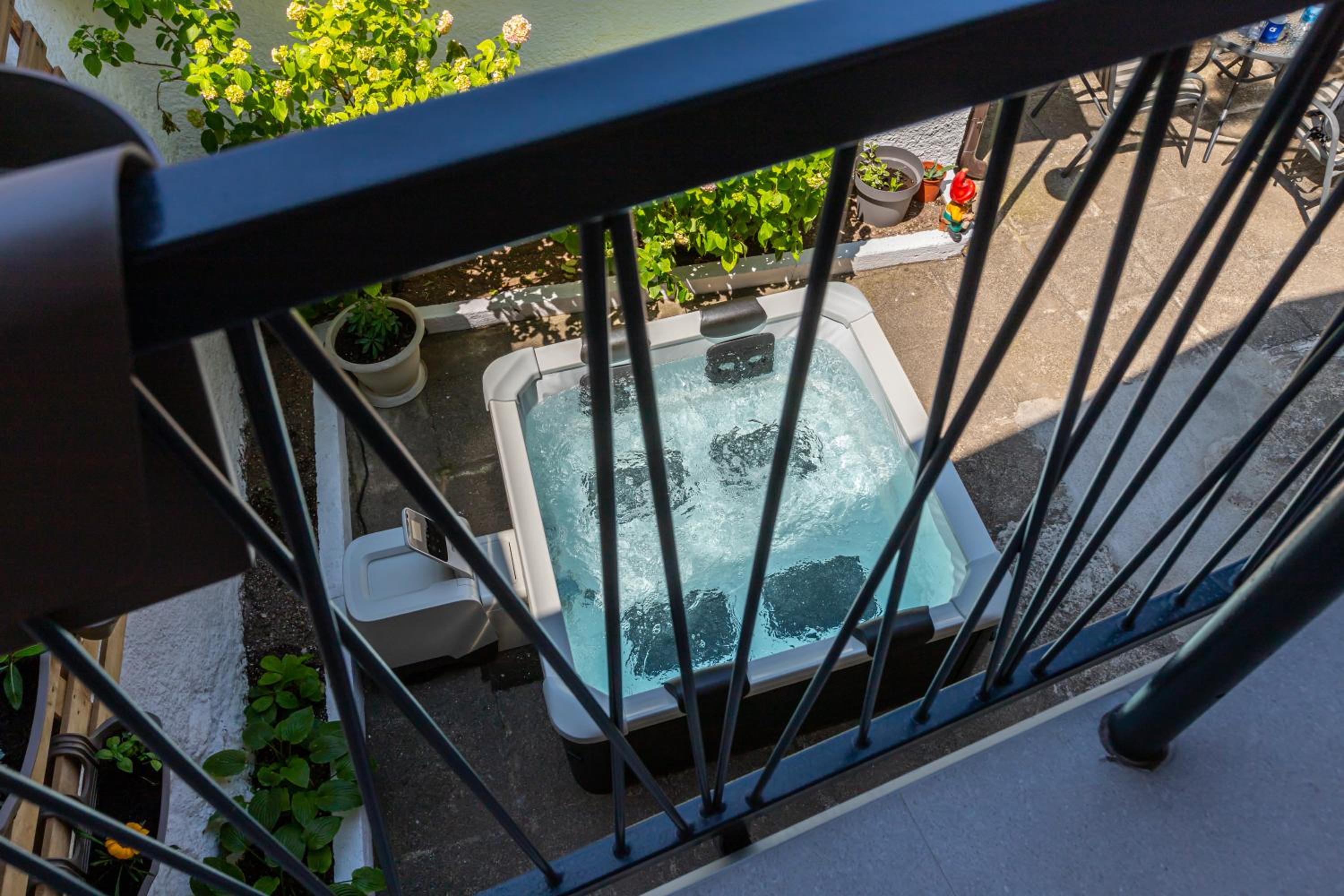 Self Check-in Apartment with Jacuzzi Mostar