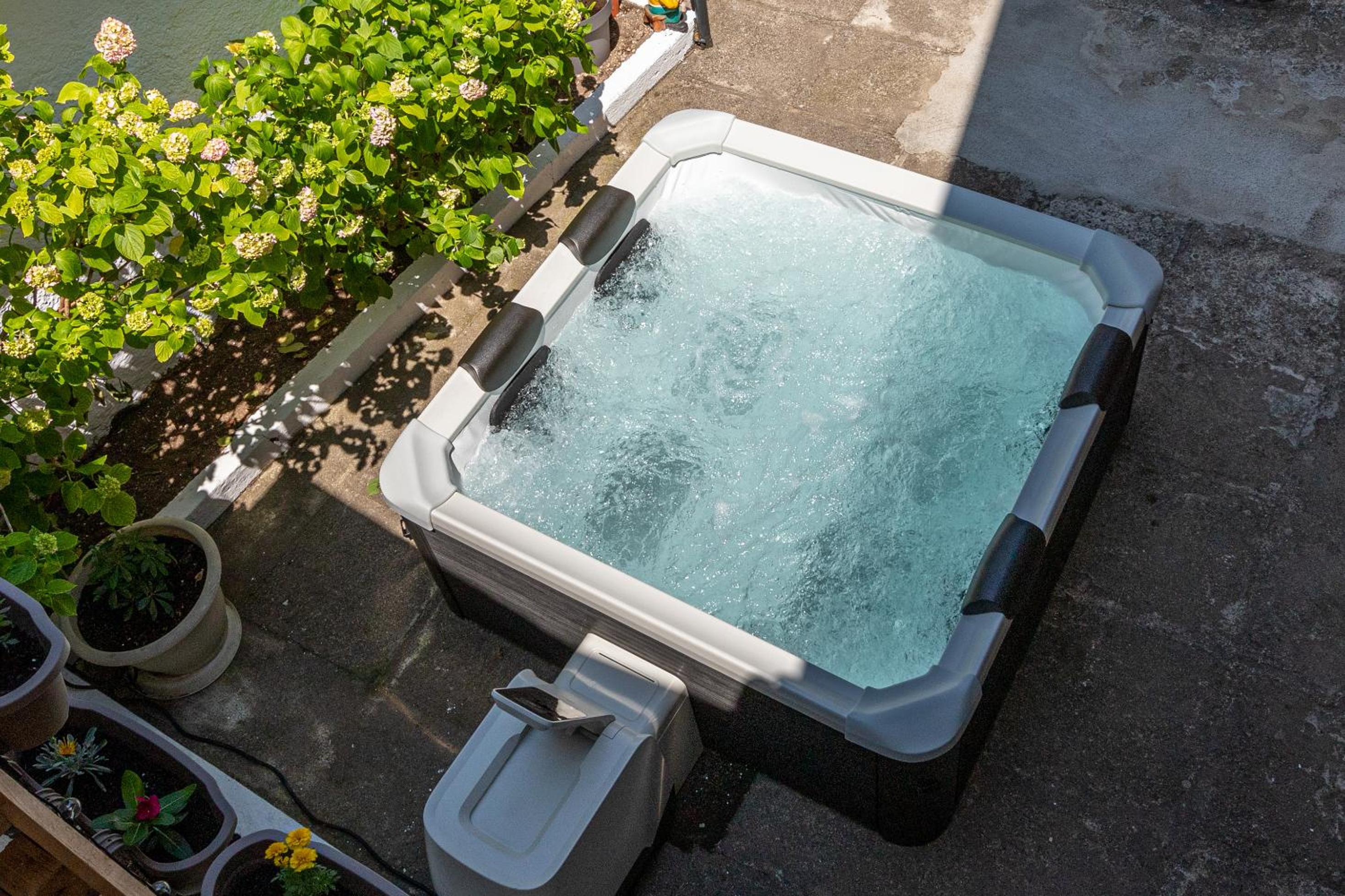 Self Check-in Apartment with Jacuzzi Mostar