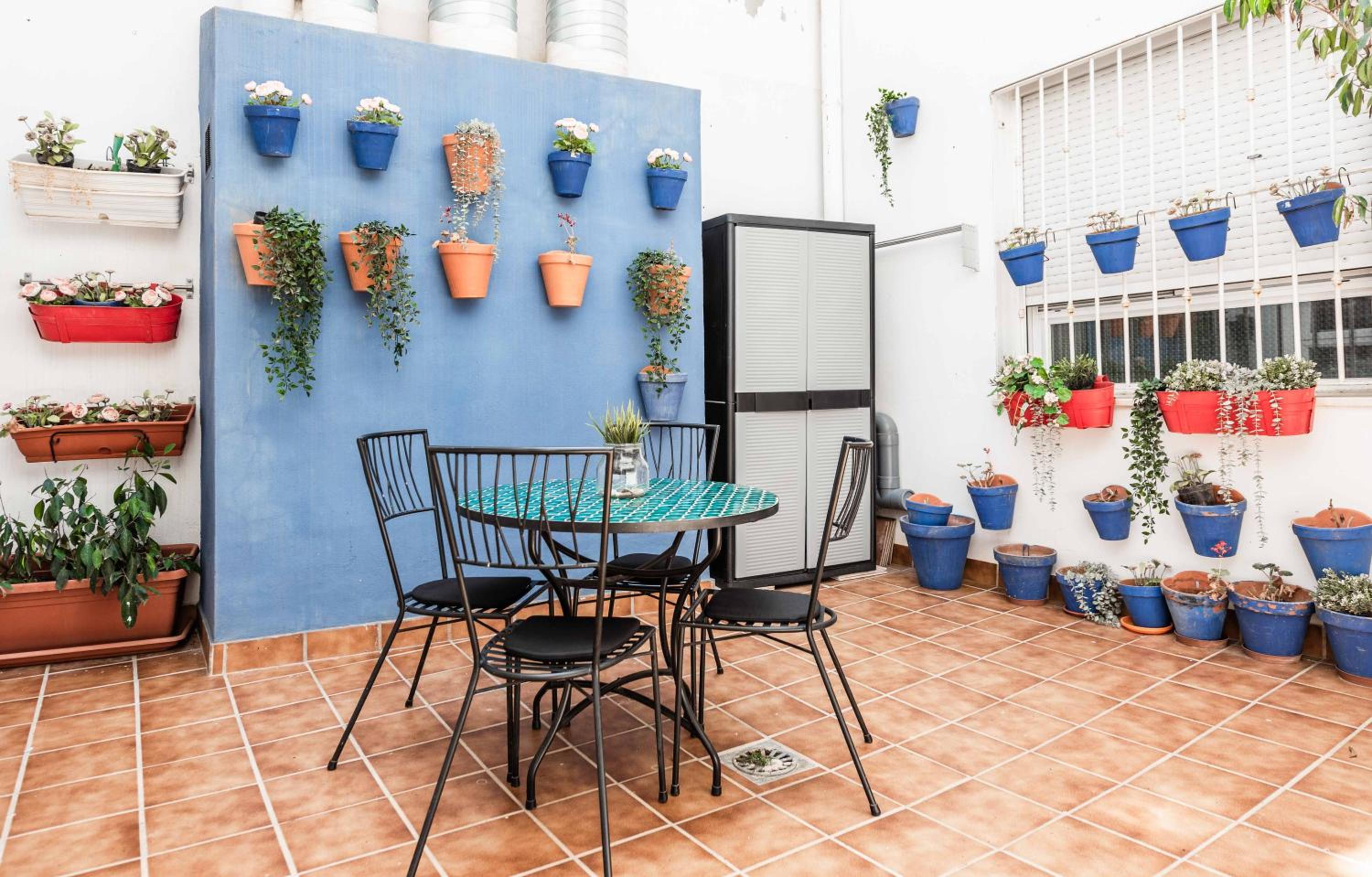 UrbanChicMalaga Historic Malaga with Quiet Patio