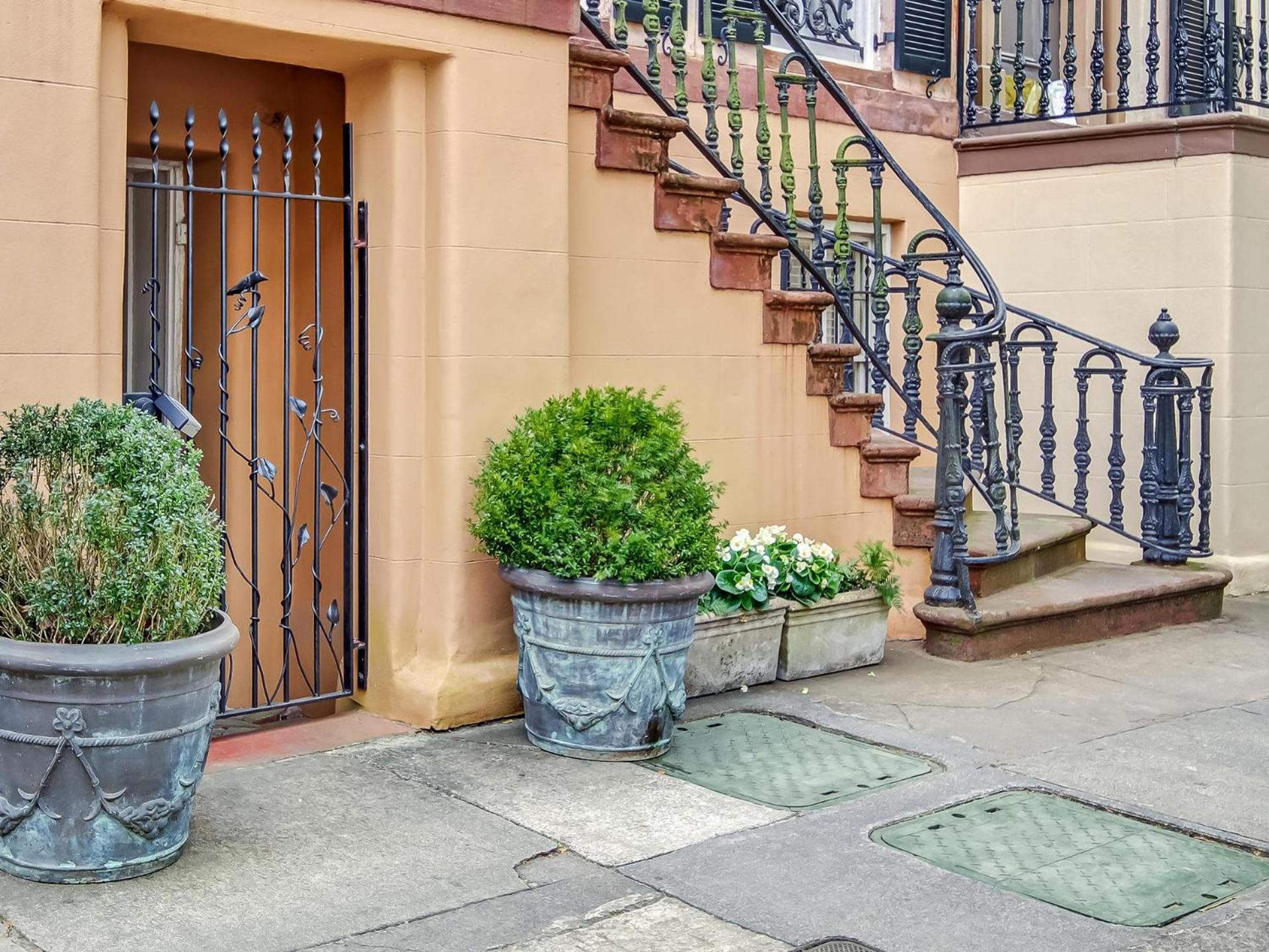 1852 Garden view 4