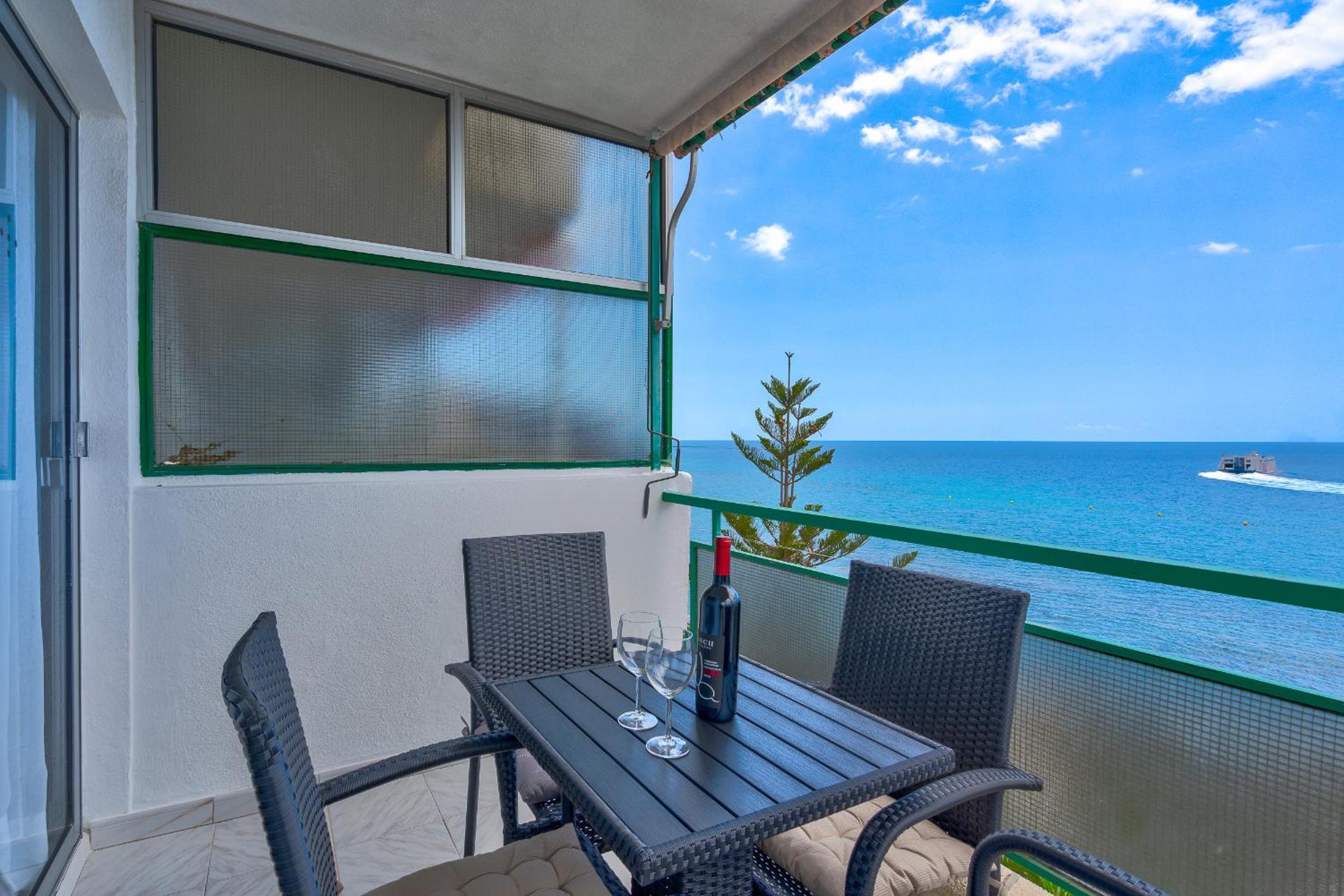 Frontline Ocean View Apartment Los Cristianos photo 2