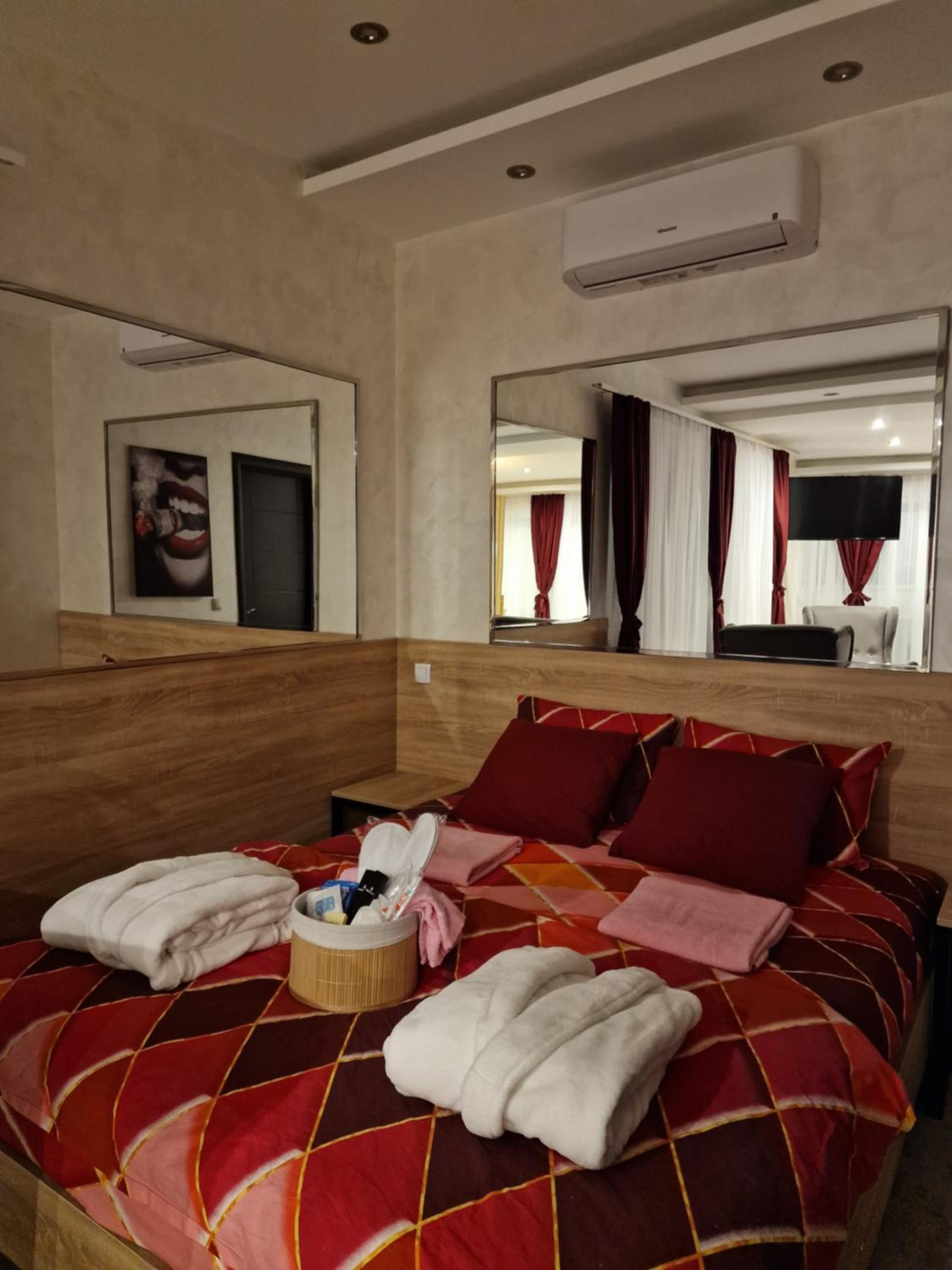 Rooms Green Set