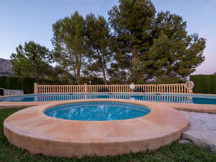 Casa Adosada Esquinera Urbanización Piscina Comunitaria