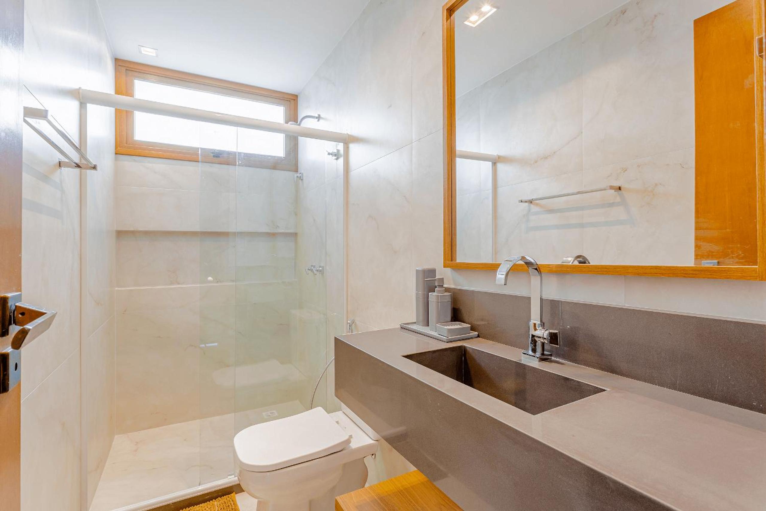 PF58 Casa Alto Luxo 6 Suítes - Praia Bella, com acesso exclusivo à praia!