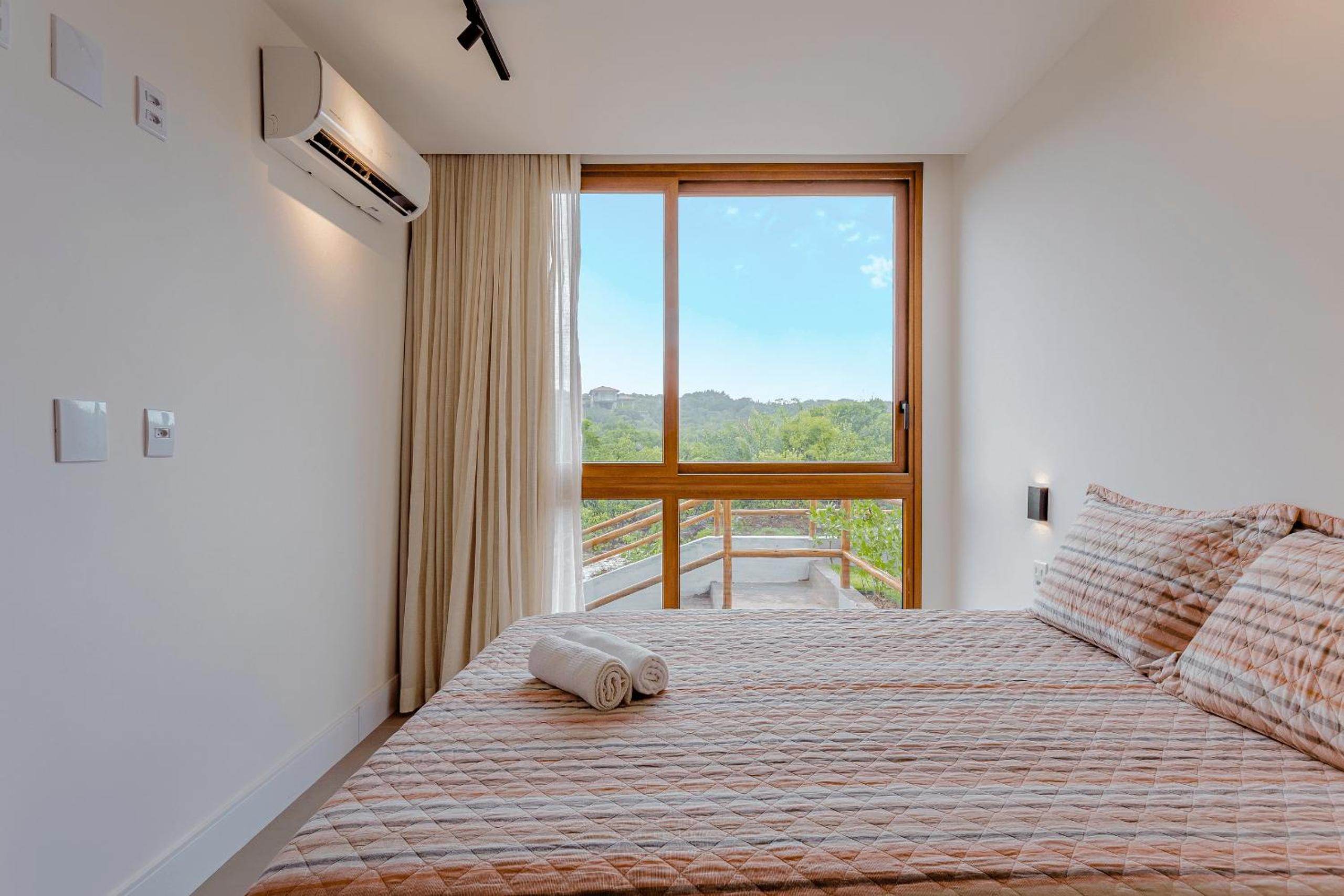 PF58 Casa Alto Luxo 6 Suítes - Praia Bella, com acesso exclusivo à praia!