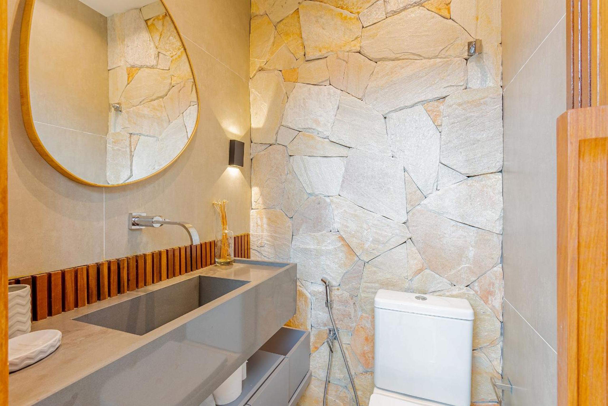 PF58 Casa Alto Luxo 6 Suítes - Praia Bella, com acesso exclusivo à praia!