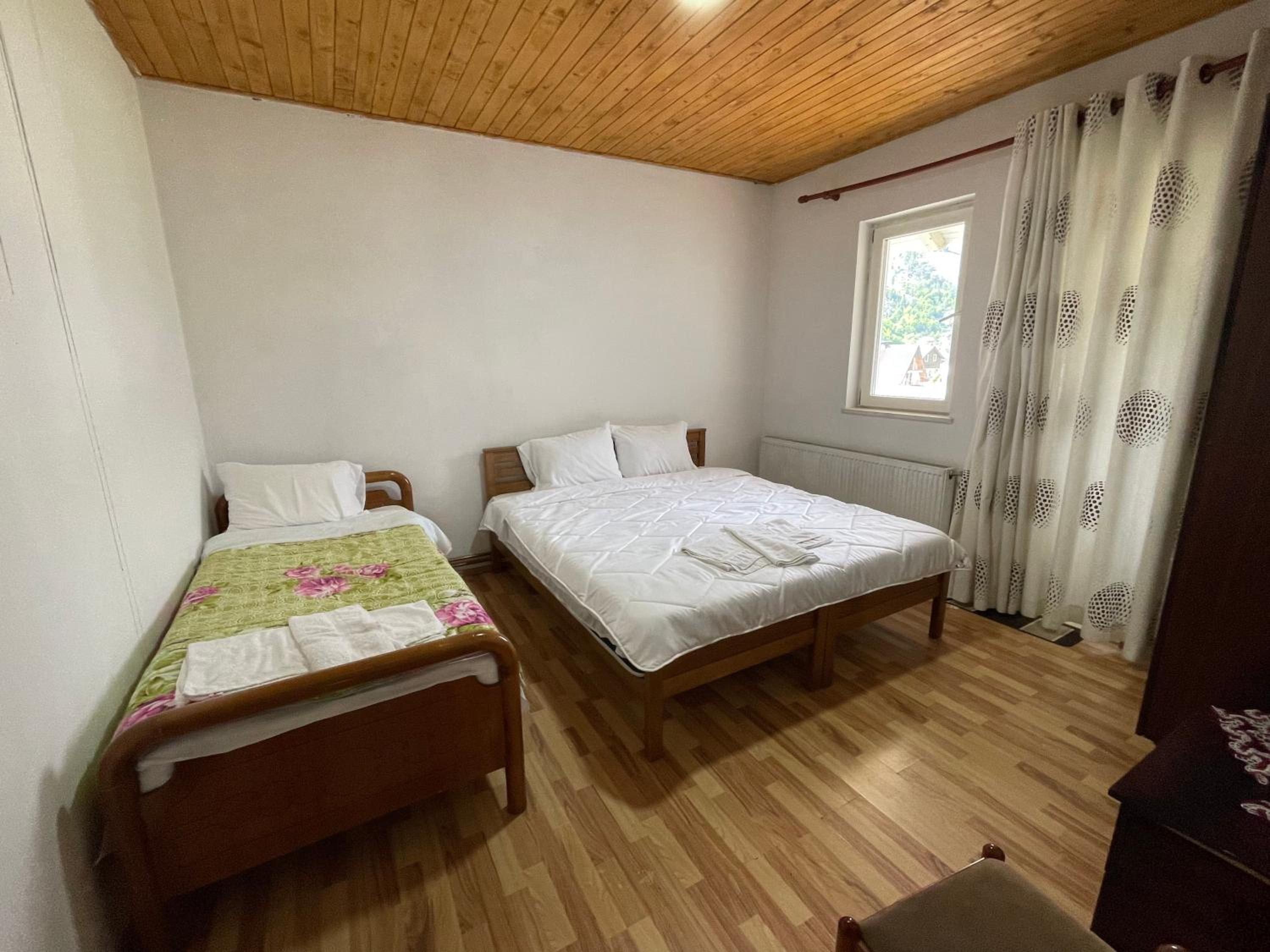 BUJTINA IZET SELIMAj