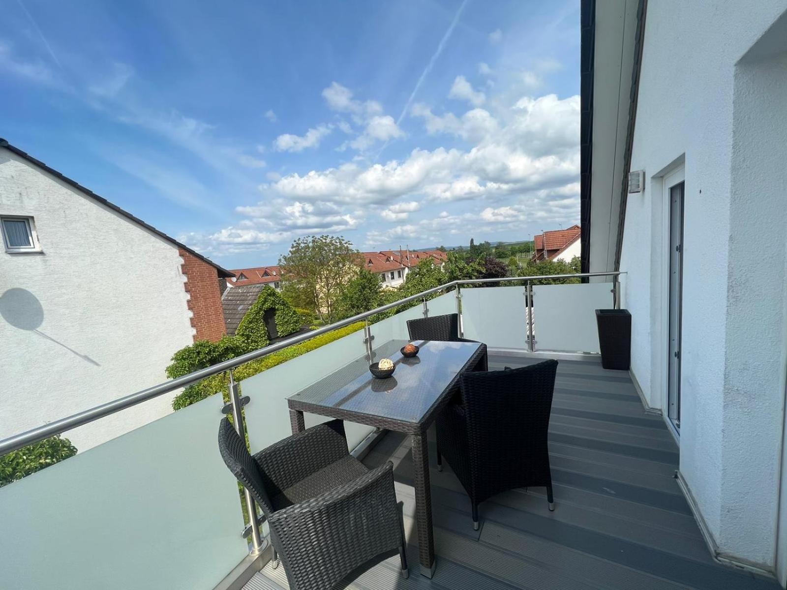 Ferienwohnung mit Balkon in Calden