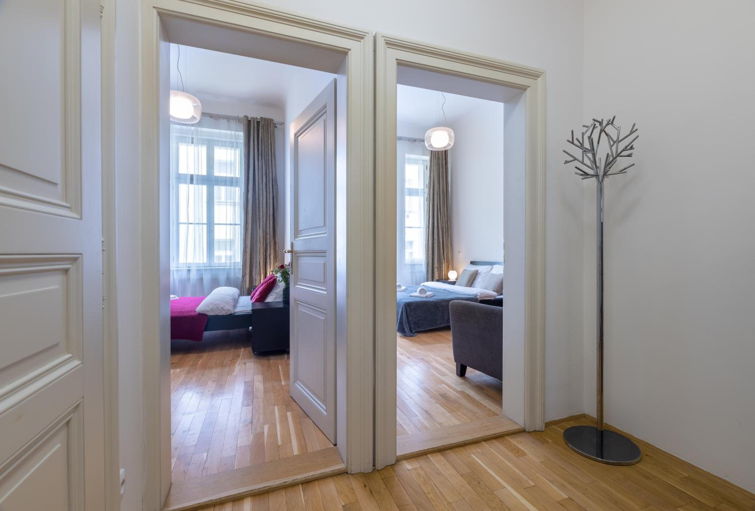 Spacious 3BR Apartment in Lesser Town by EasyBNB Premium