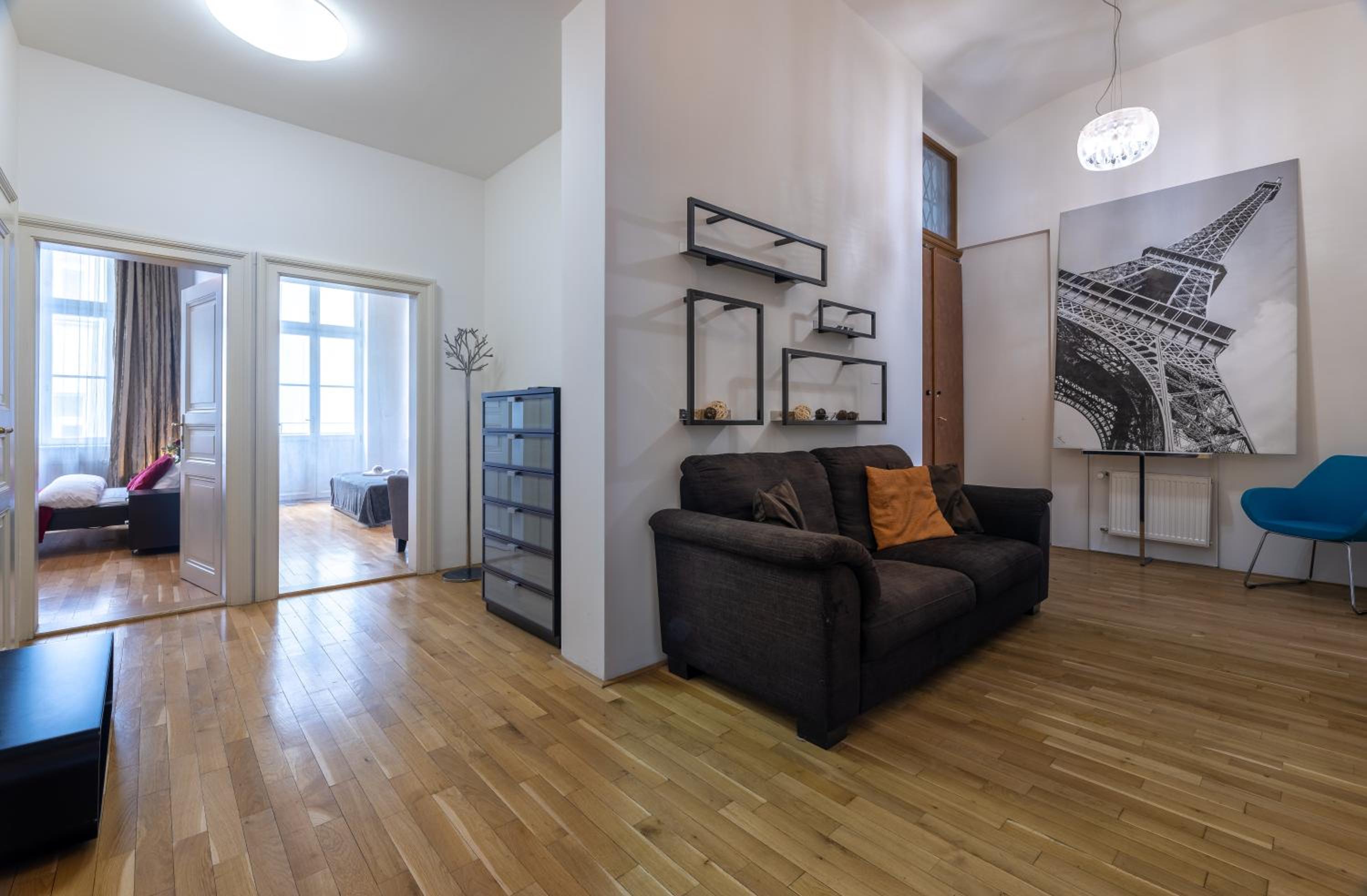 Spacious 3BR Apartment in Lesser Town by EasyBNB Premium