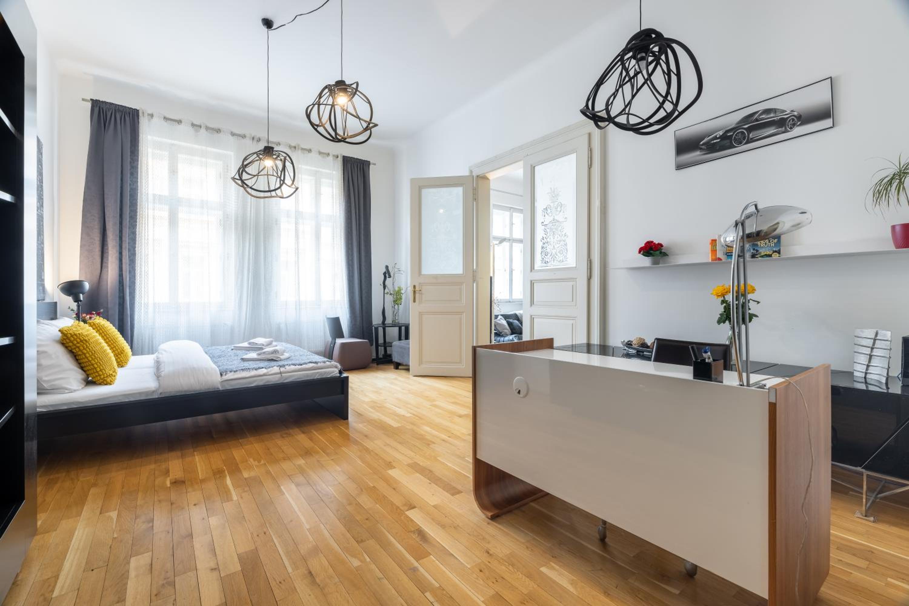 Spacious 3BR Apartment in Lesser Town by EasyBNB Premium