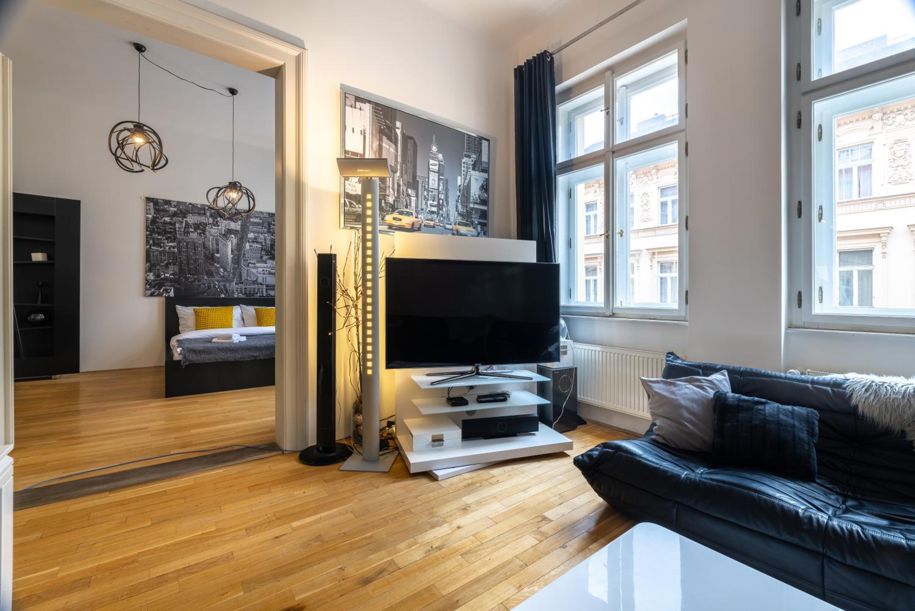 Spacious 3BR Apartment in Lesser Town by EasyBNB Premium