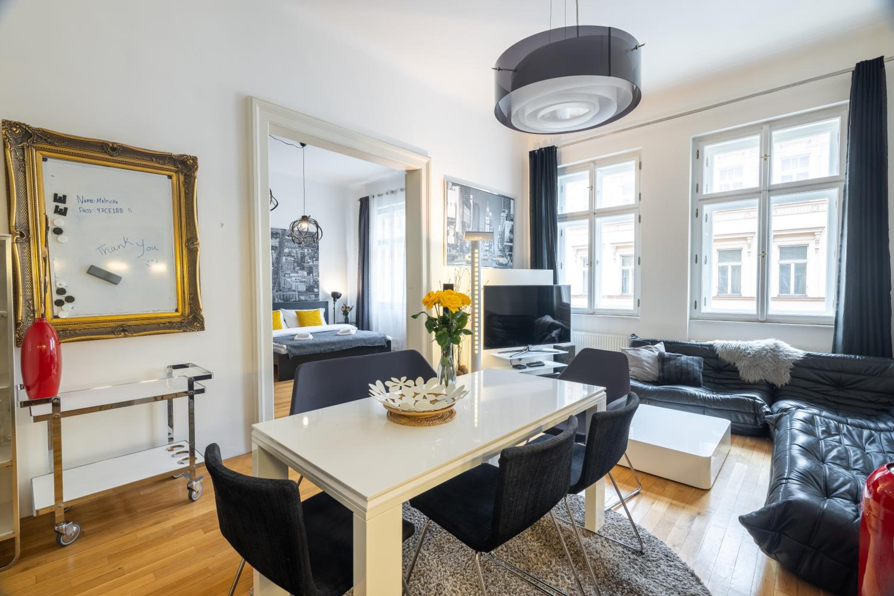 Spacious 3BR Apartment in Lesser Town by EasyBNB Premium