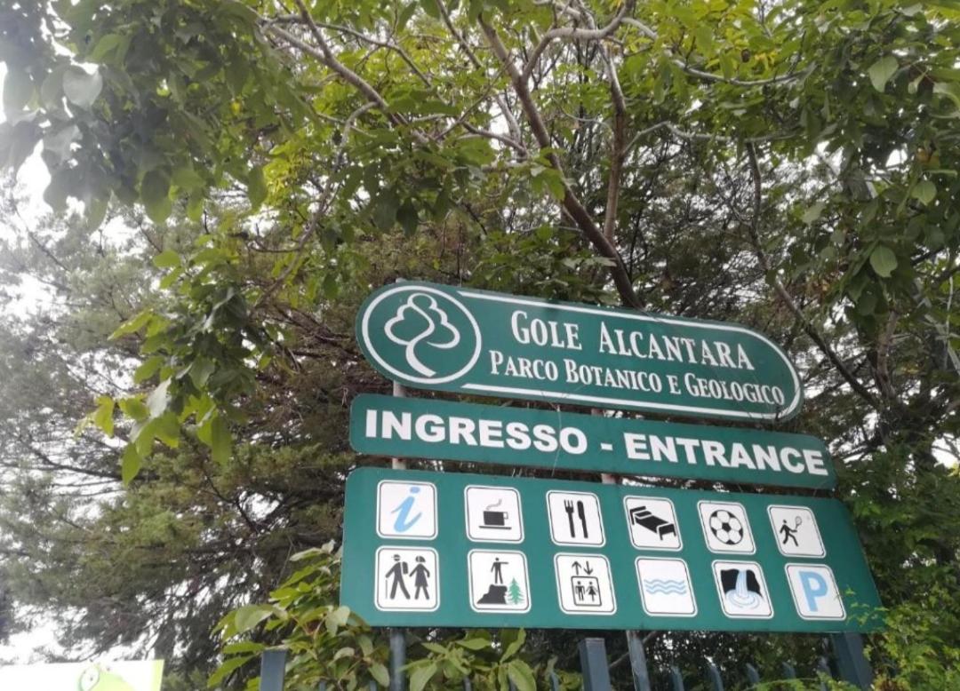 Cottage Gole Alcantara Pafumi