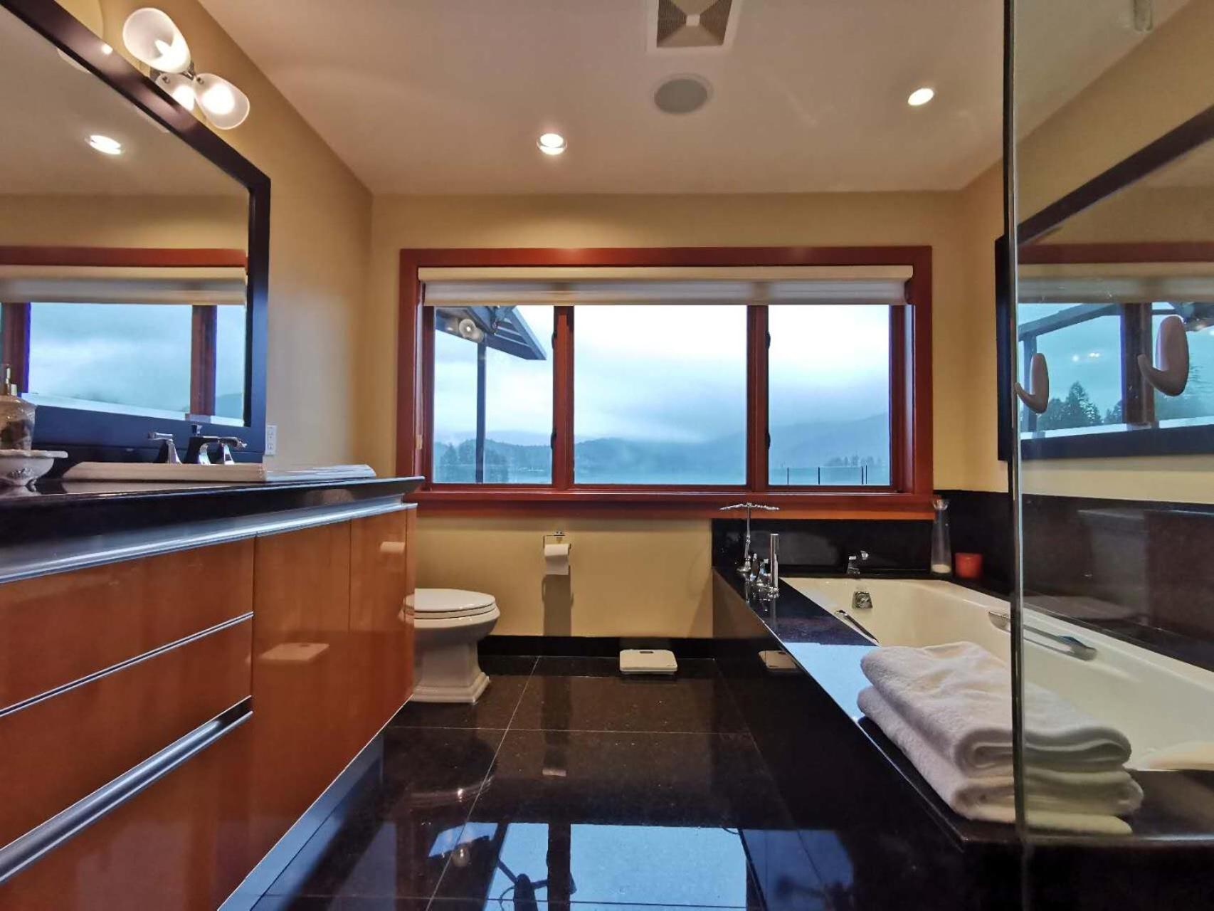 Deep Cove Stunning Waterfront Whole House