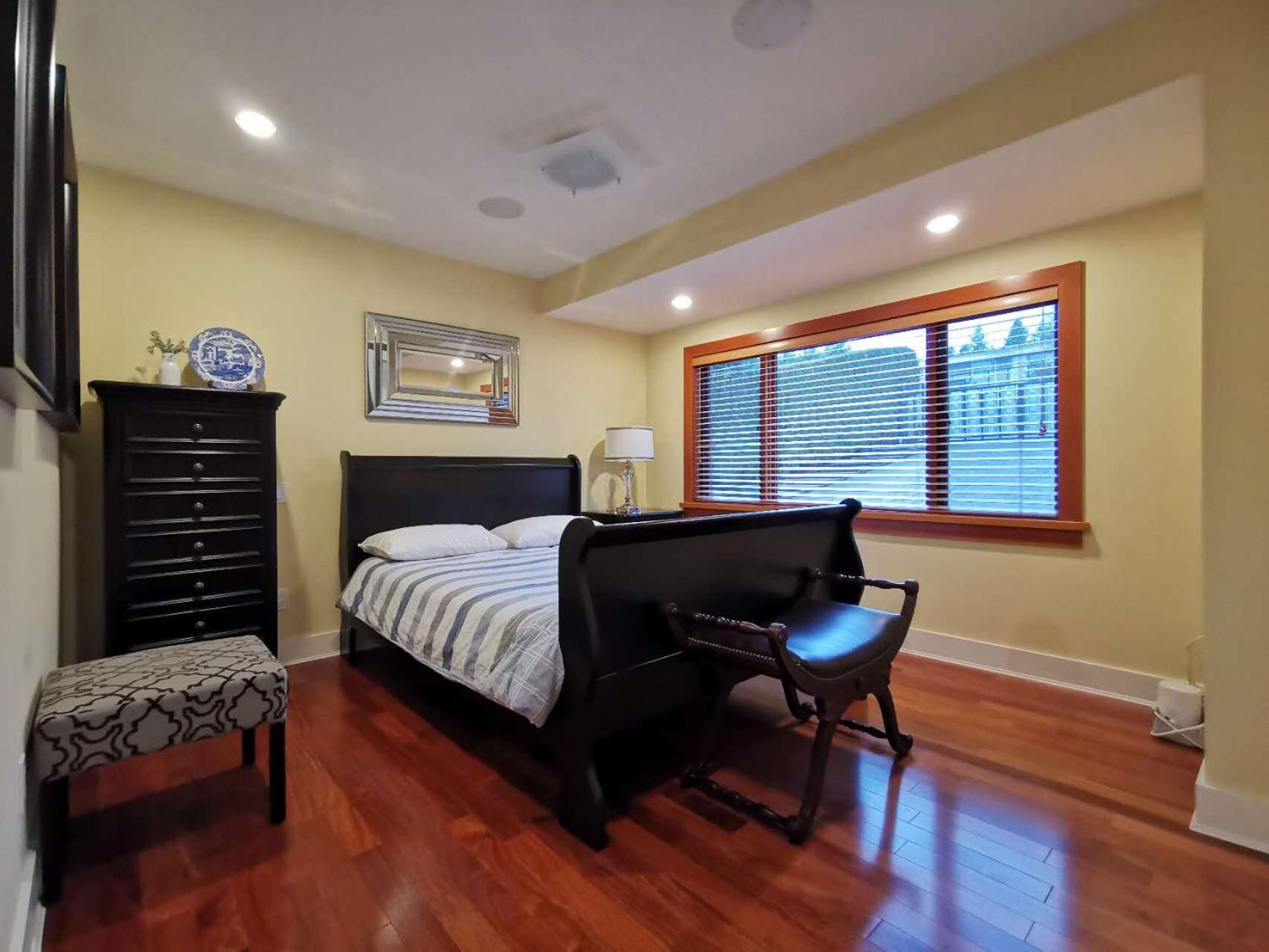 Deep Cove Stunning Waterfront Whole House