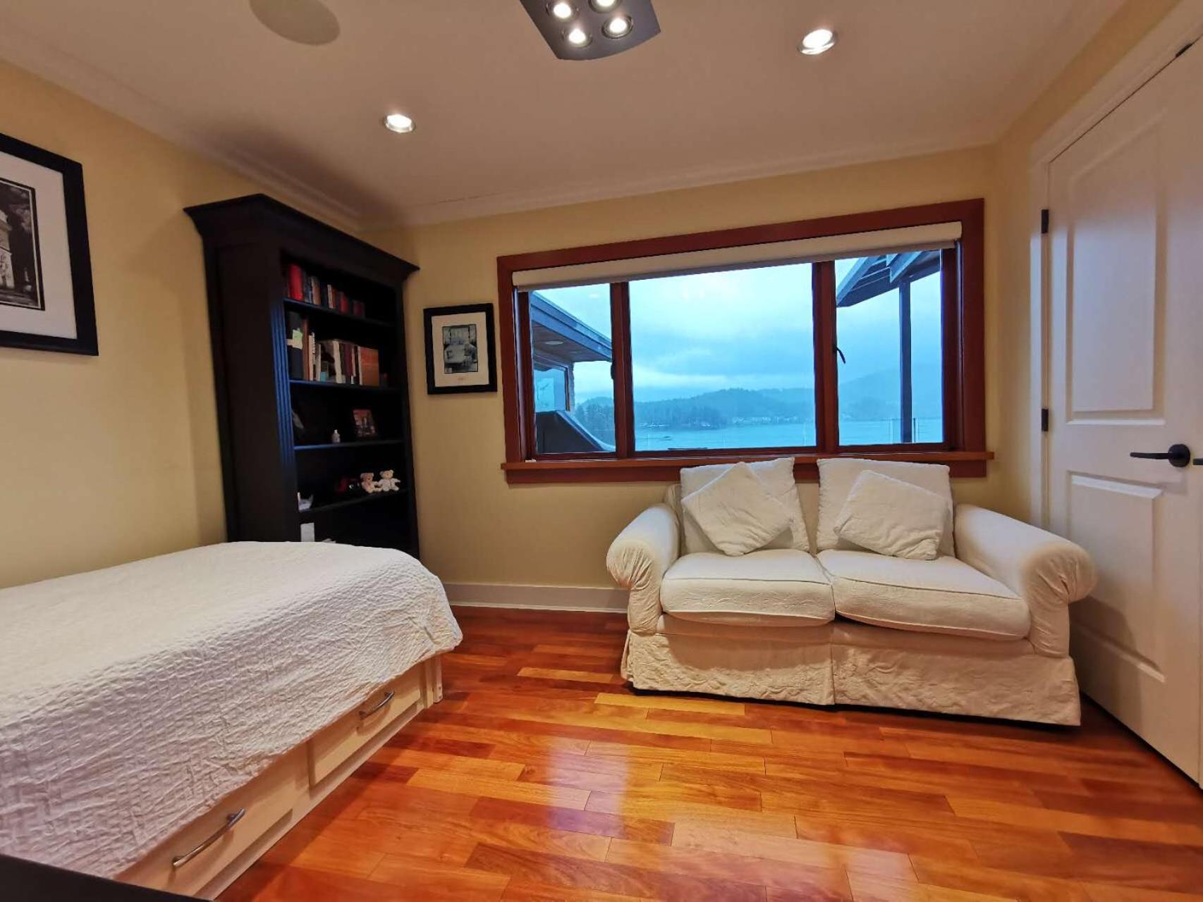 Deep Cove Stunning Waterfront Whole House