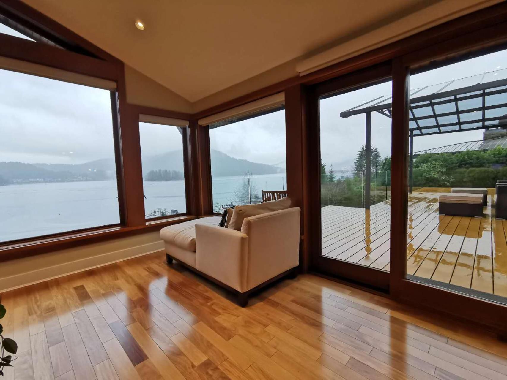 Deep Cove Stunning Waterfront Whole House