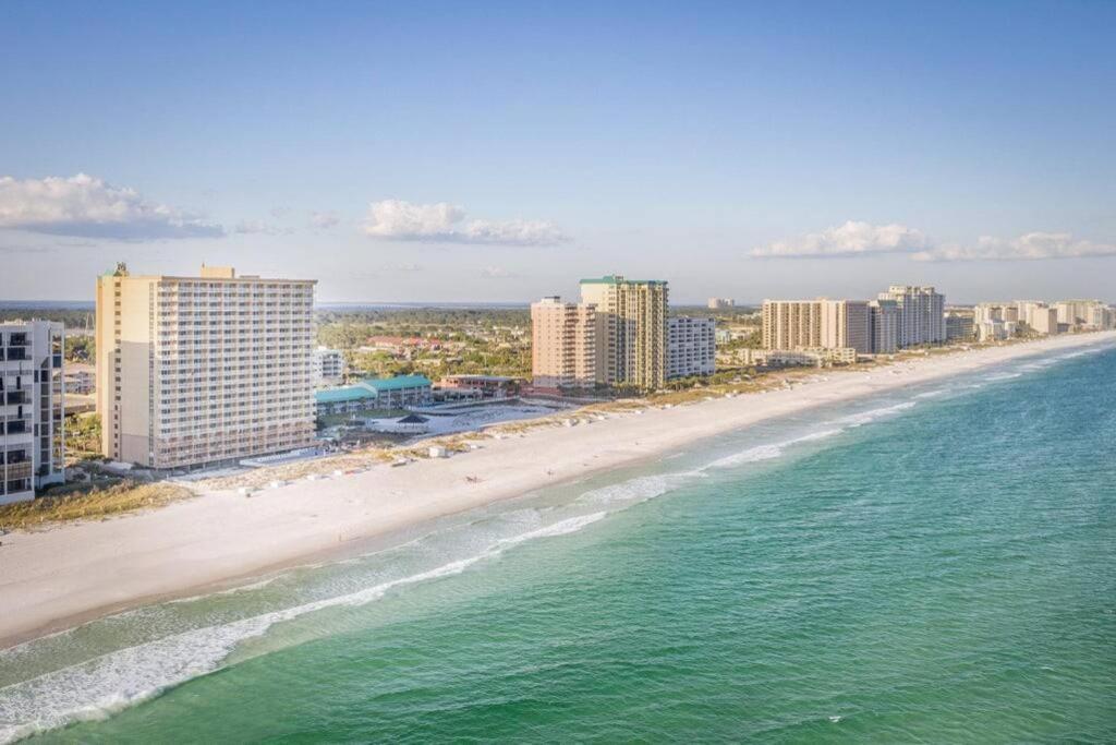 Hotel Pelican Beach Resort -walkout Unit -on The Beach!