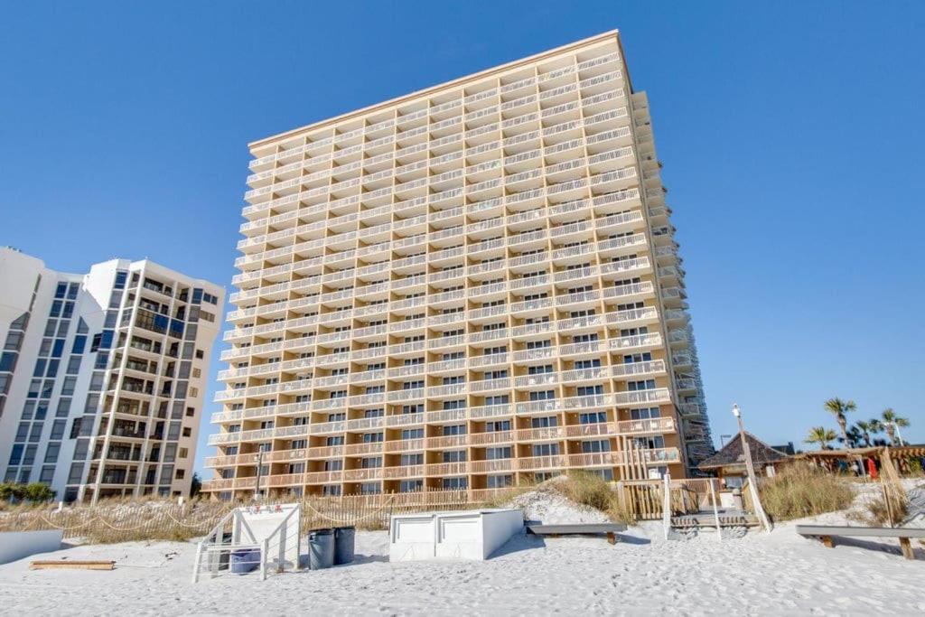 Pelican Beach Resort-Walkout Unit-On the Beach