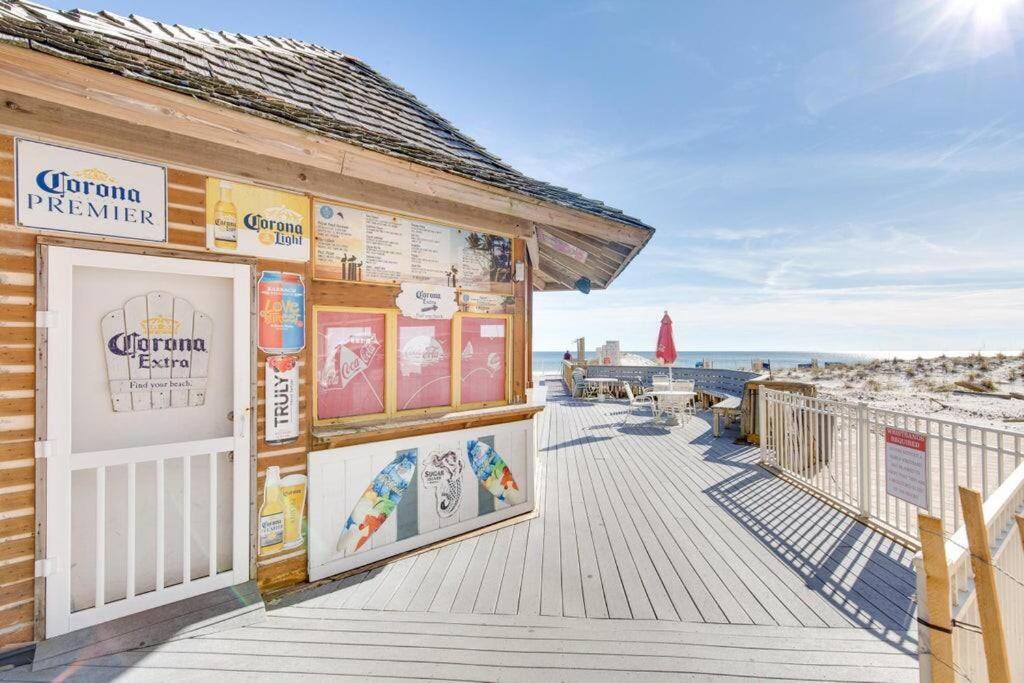 Pelican Beach Resort-Walkout Unit-On the Beach