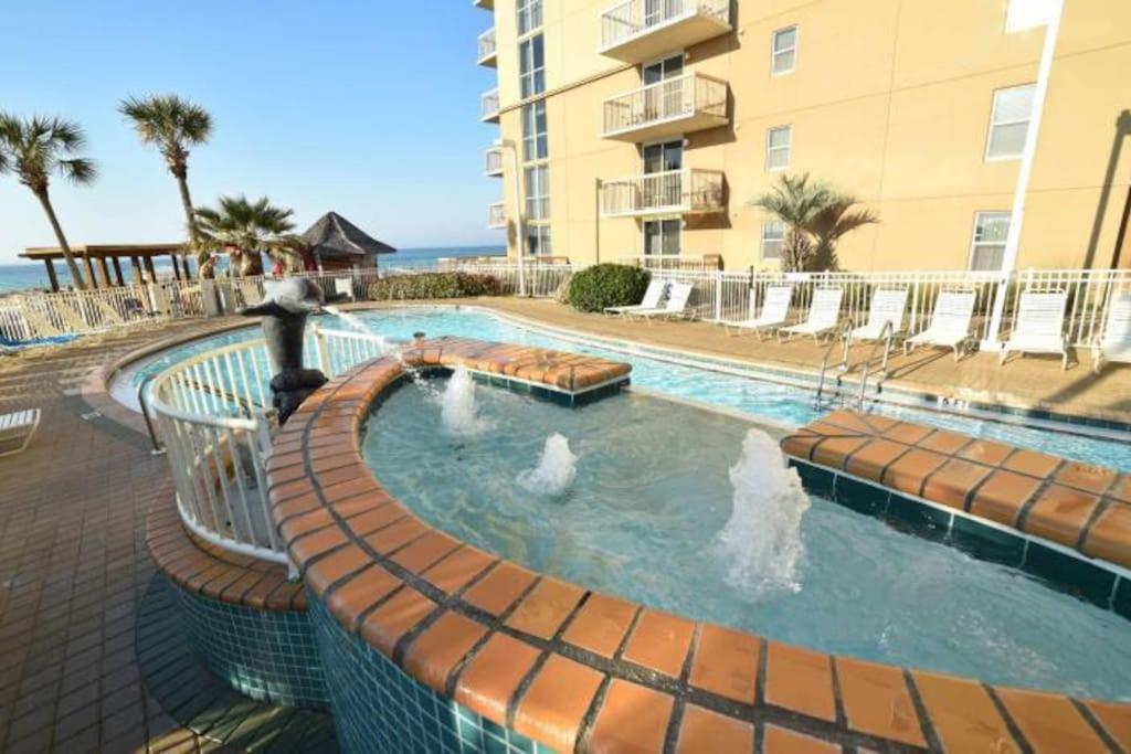 Pelican Beach Resort-Walkout Unit-On the Beach