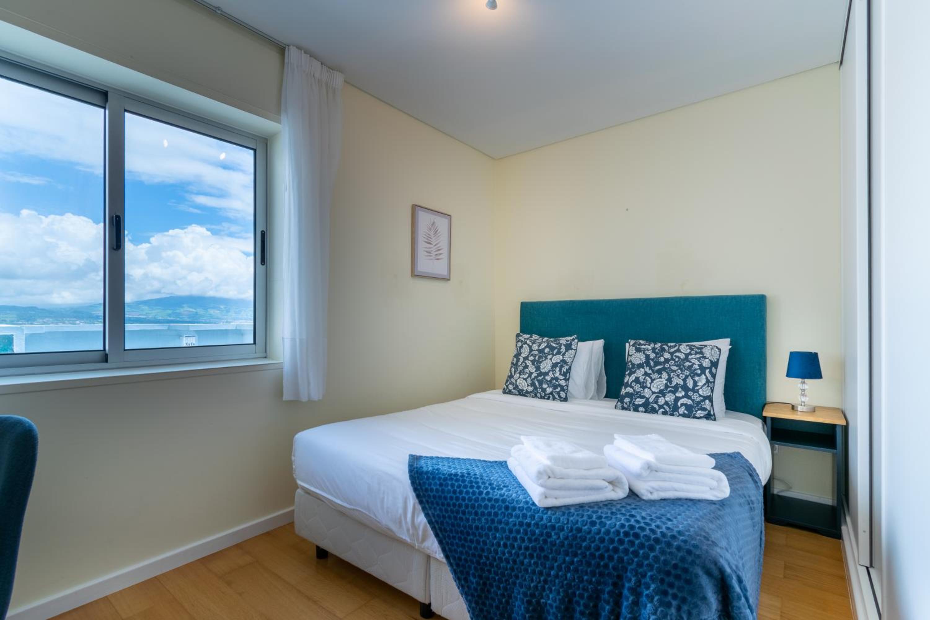 Atlantic Penthouse - City, Montain & Ocean - Free Parking view 2