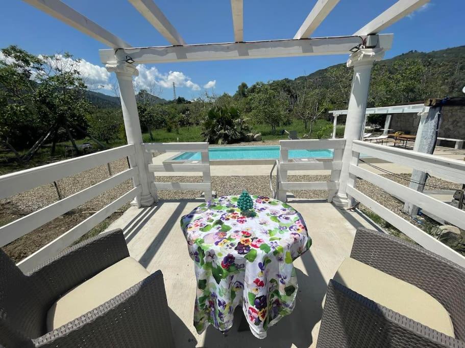 Sicily Stone Cottage with swimming pool