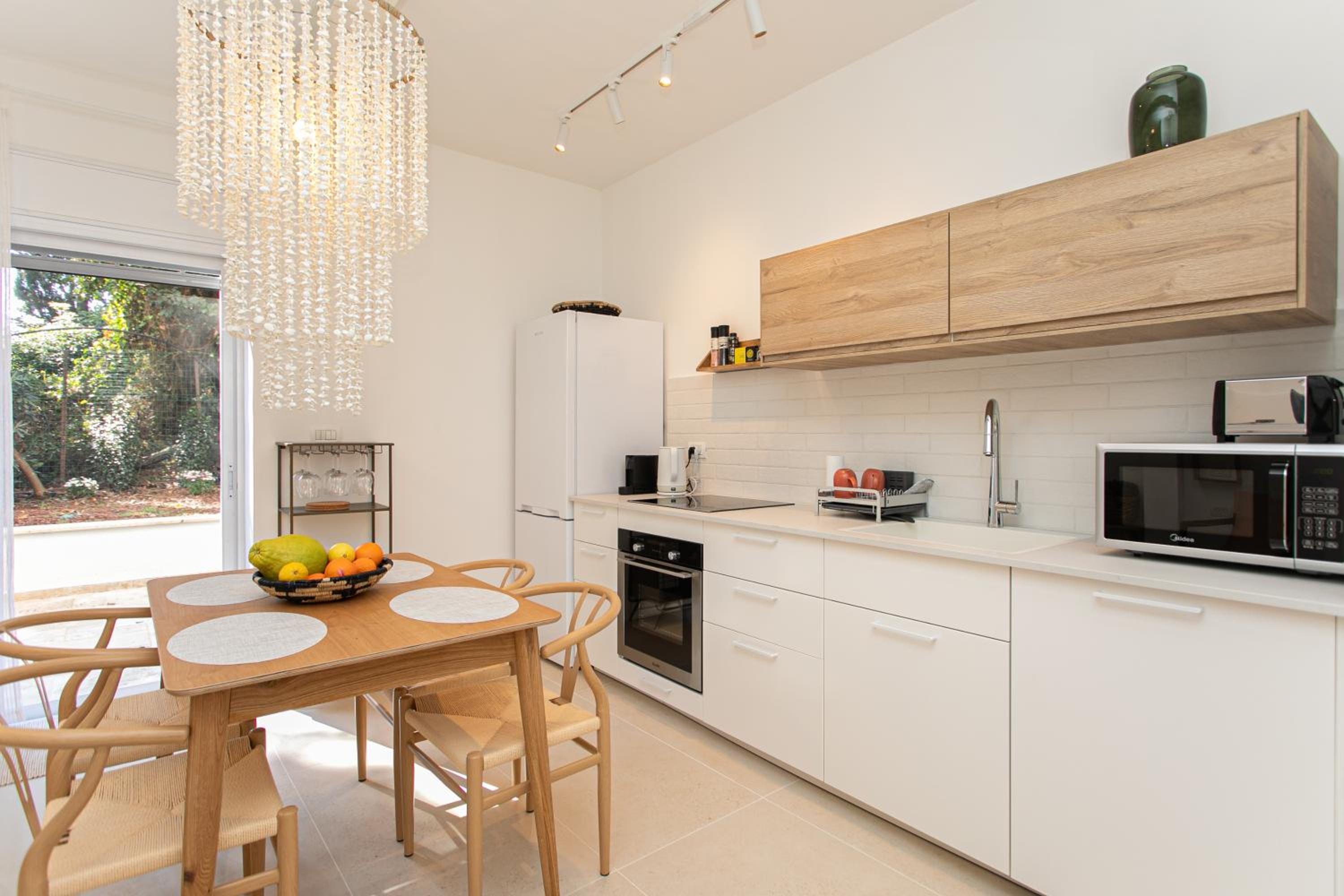 Carmel Boutique - City Oasis view 2