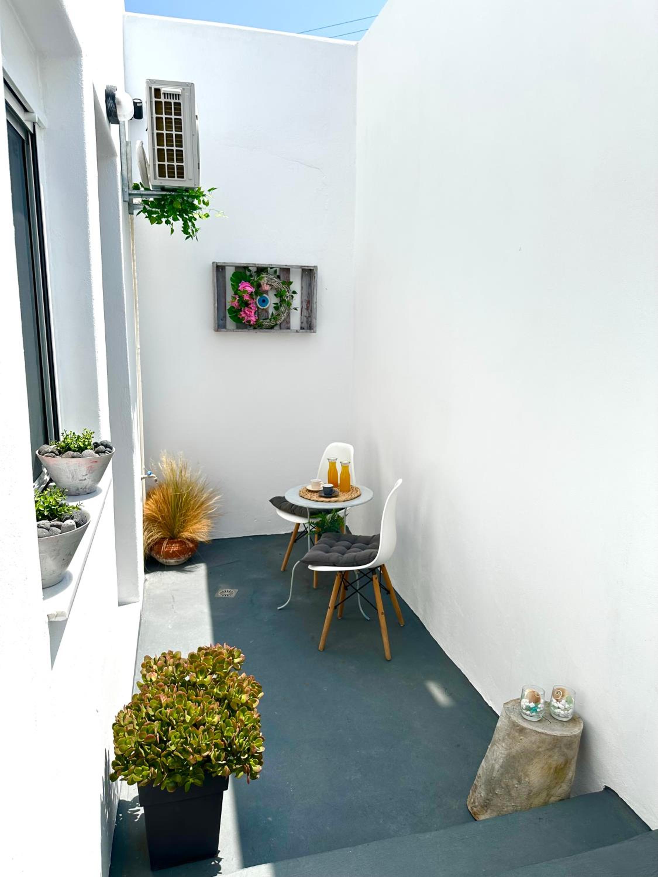 Aeron Suites
