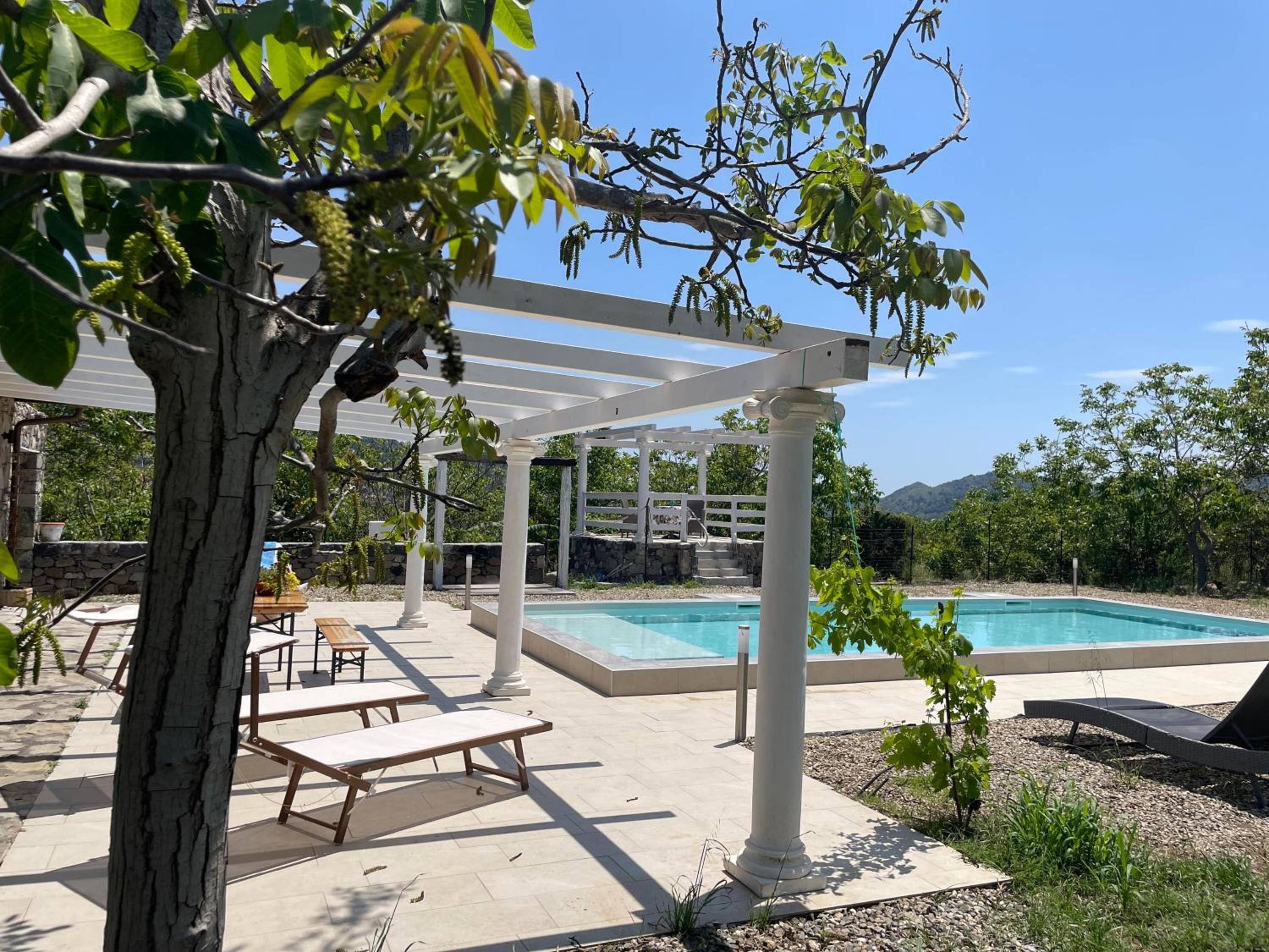 Sicily Stone Cottage with swimming pool
