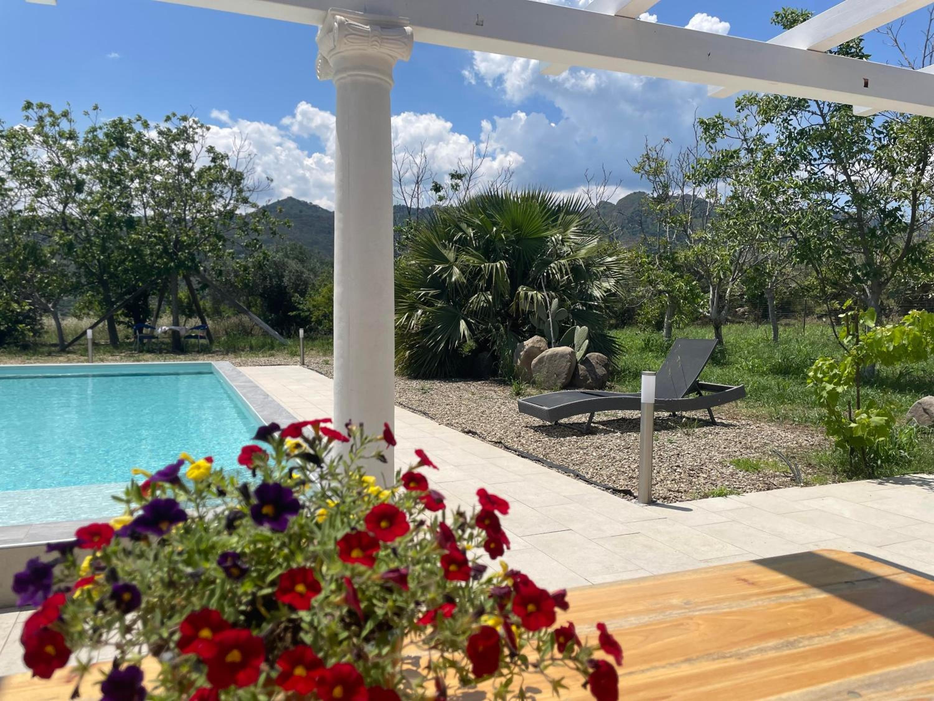Sicily Stone Cottage with swimming pool