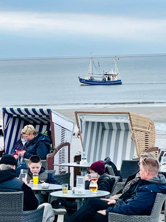 Geschmackvolle Ferienwohnung zentral und strandnah gelegen. WLAN kostenlos.