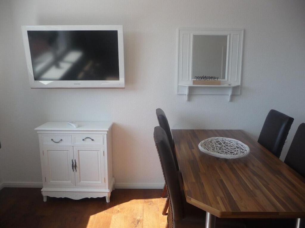 Geschmackvolle Ferienwohnung zentral und strandnah gelegen. WLAN kostenlos.