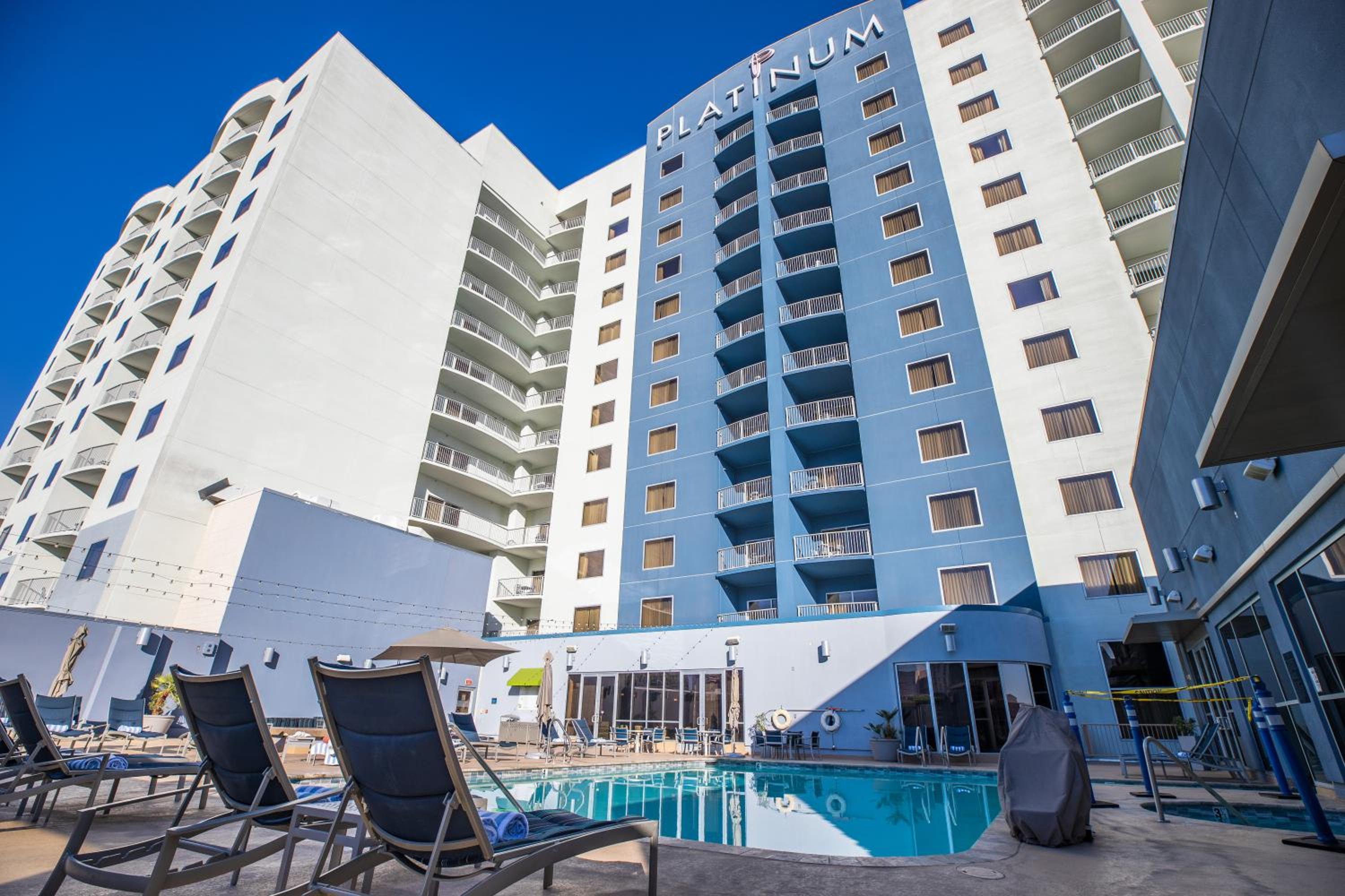 Hotel 2100 SqFt Penthouse Suite W/ Strip Views! POOL GYM