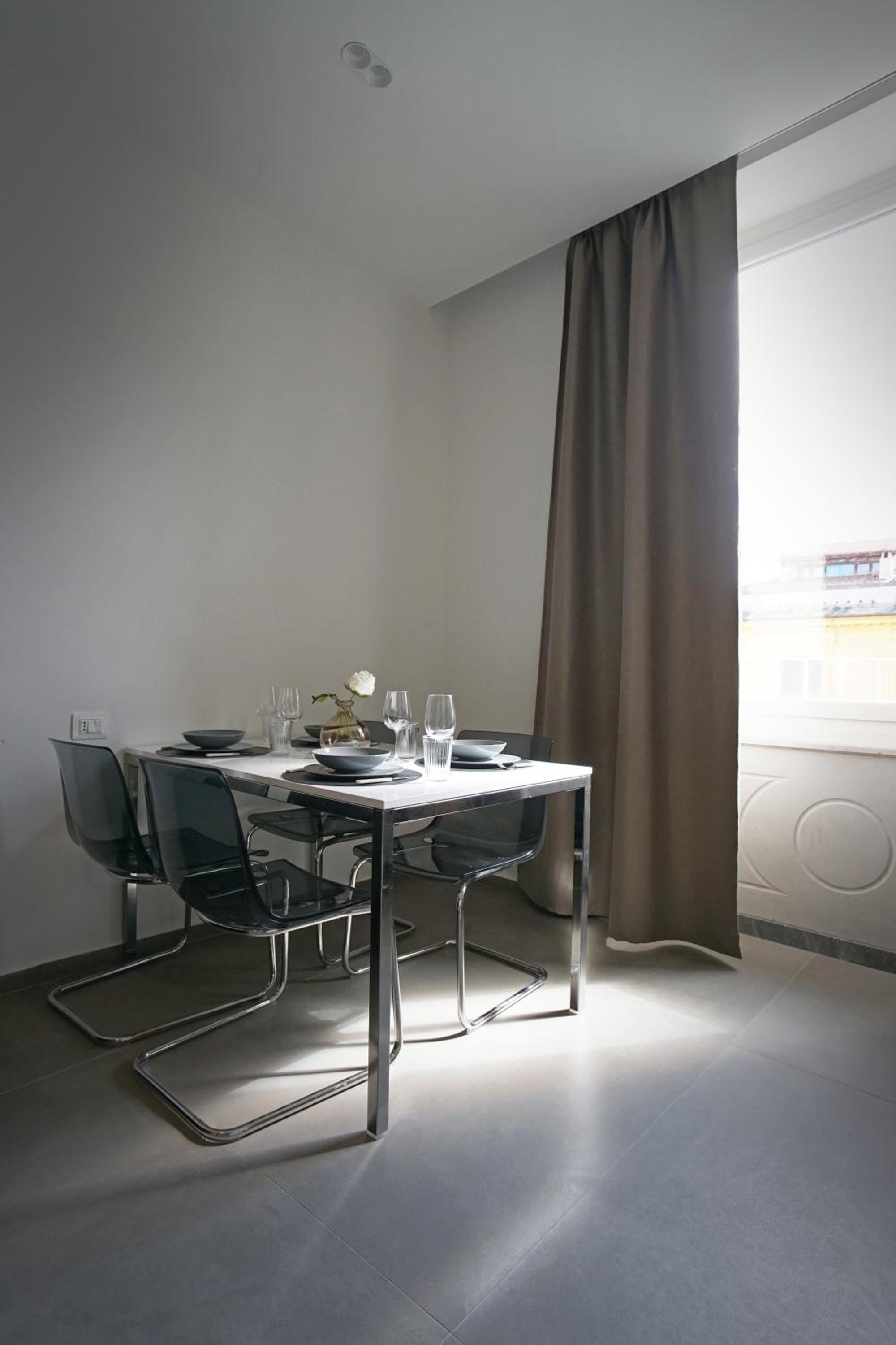 Hotel New Moon Rooms