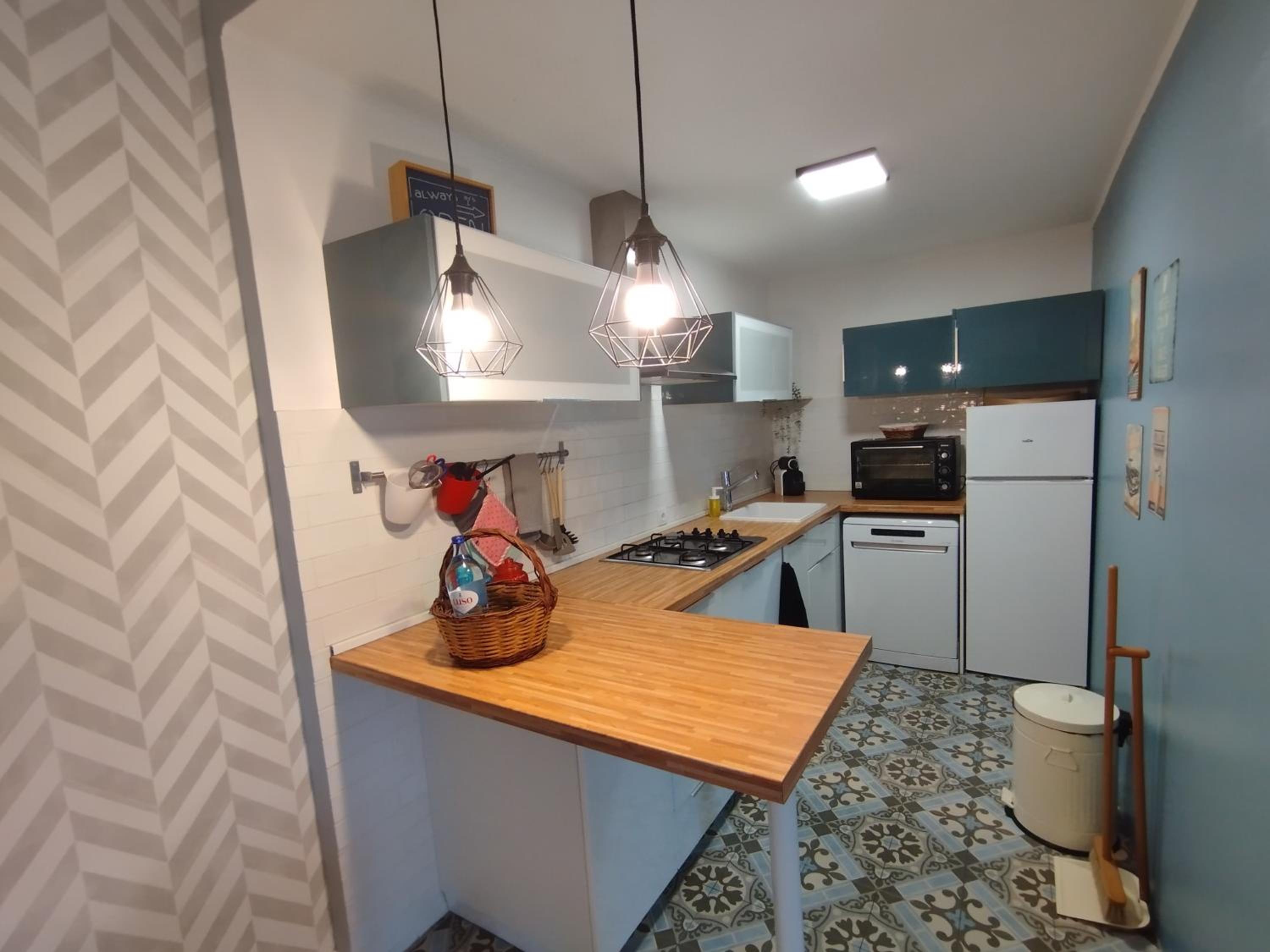 Sunset House en São Julião — kitchen