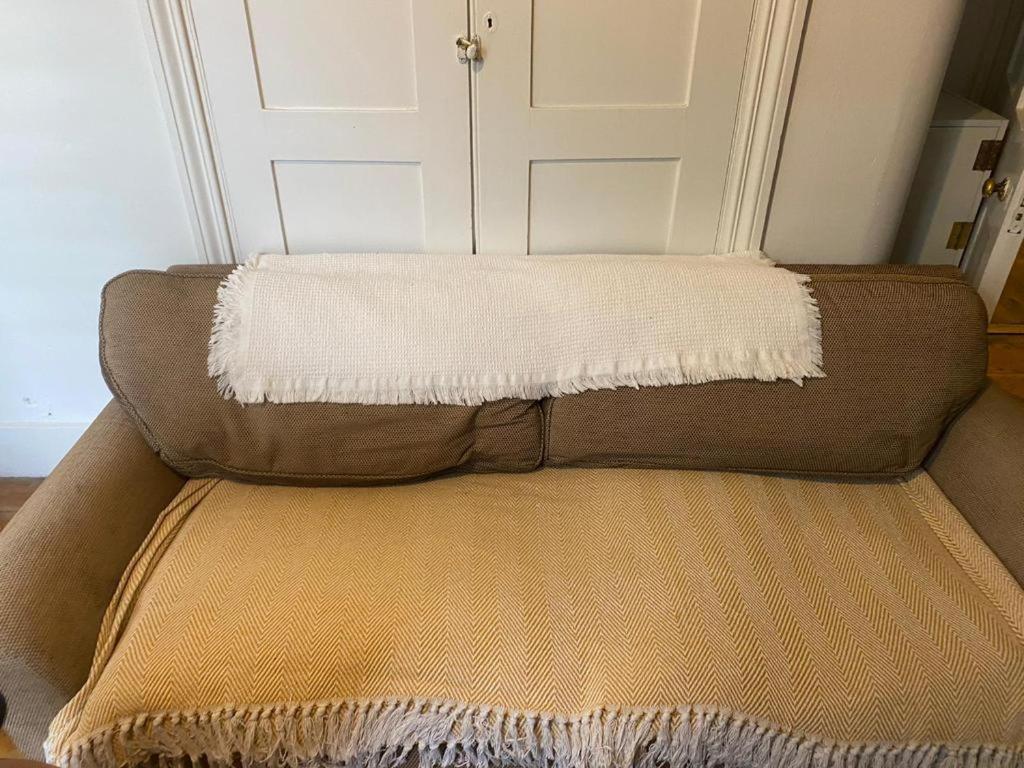 4 Quiet Compact Studio with Garden View - Best Location - Comfortable - Quiet view 5