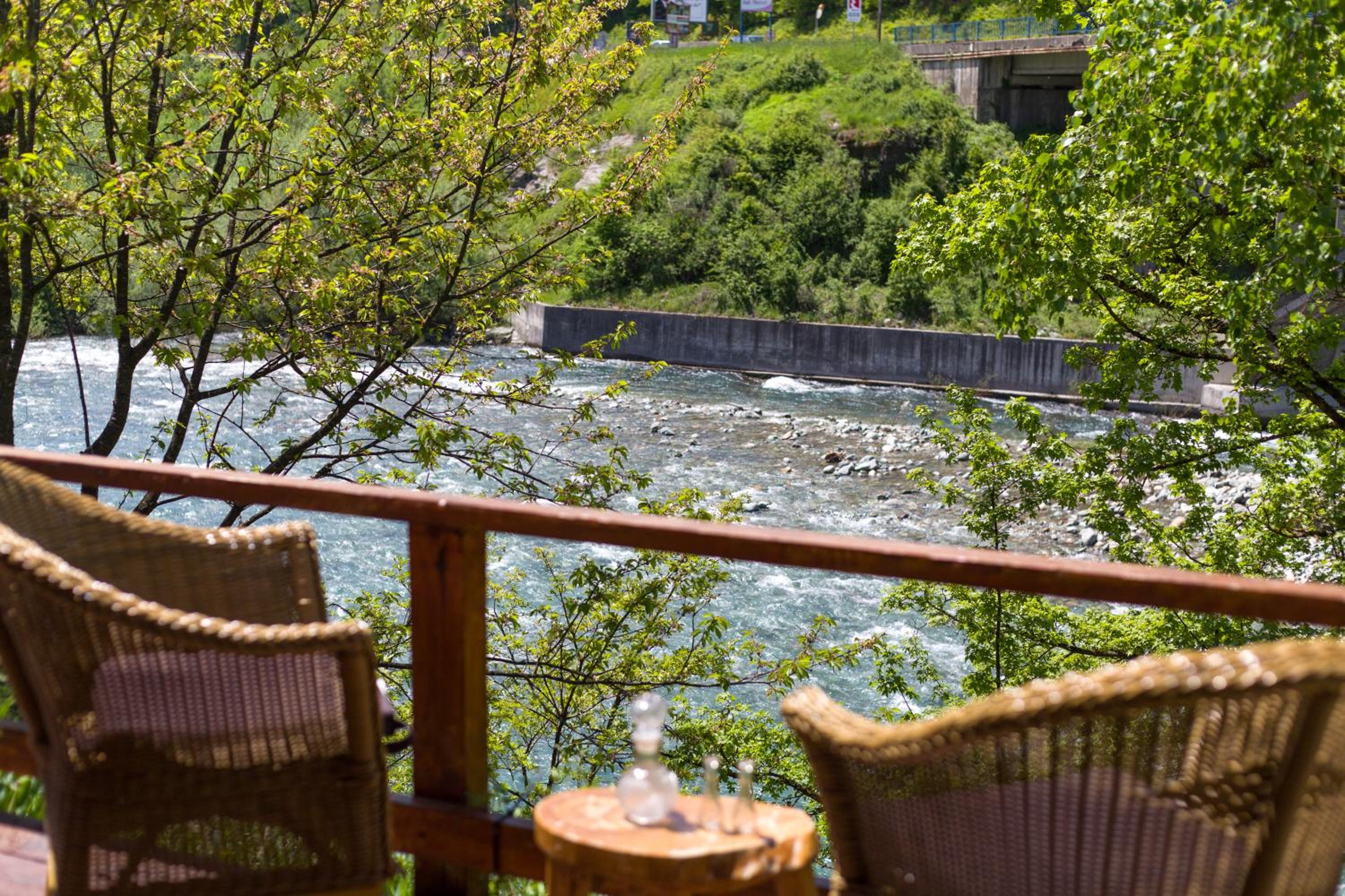 Tara Riverside
