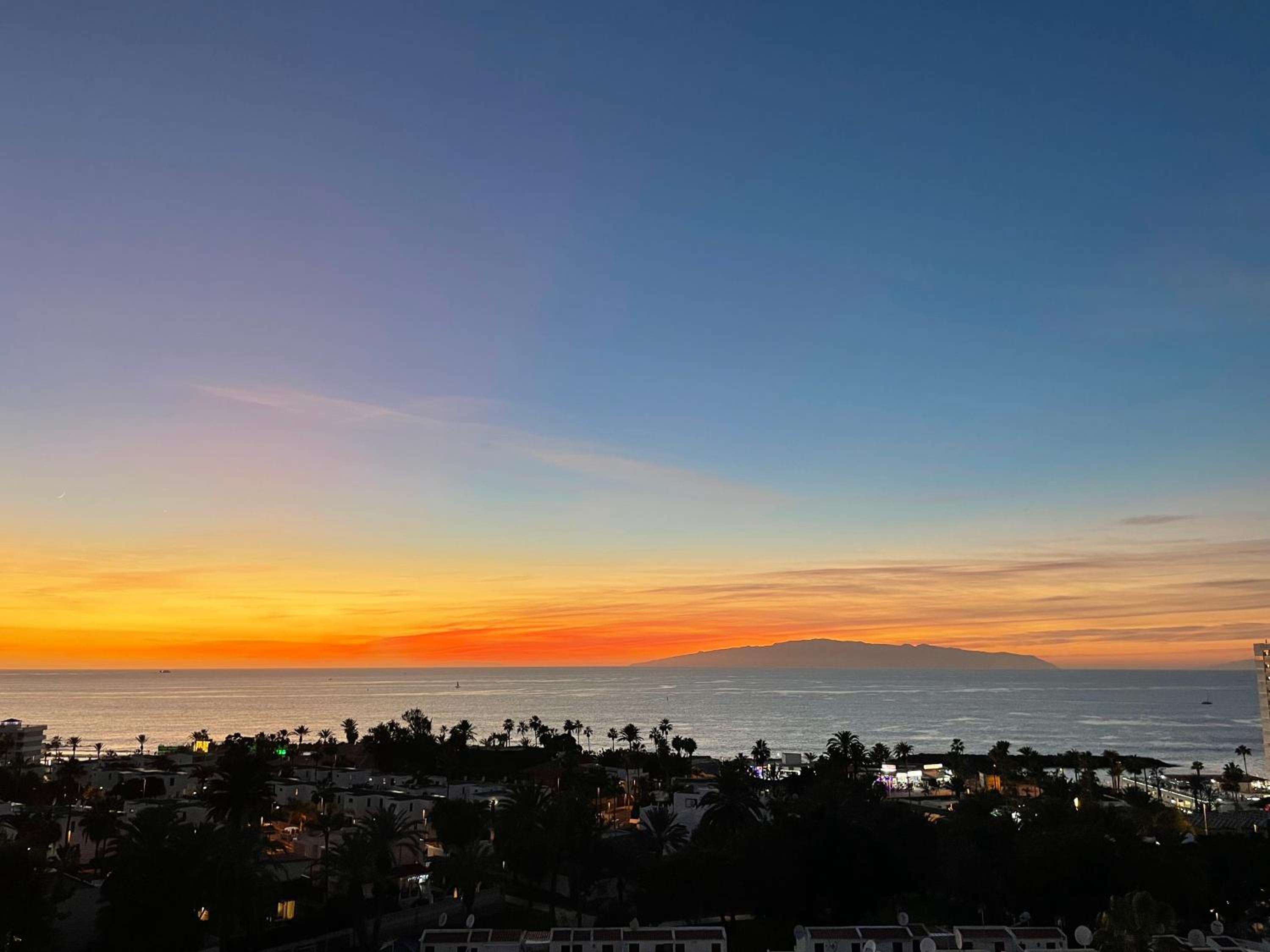 Cozy ocean and La Gomera view appartment