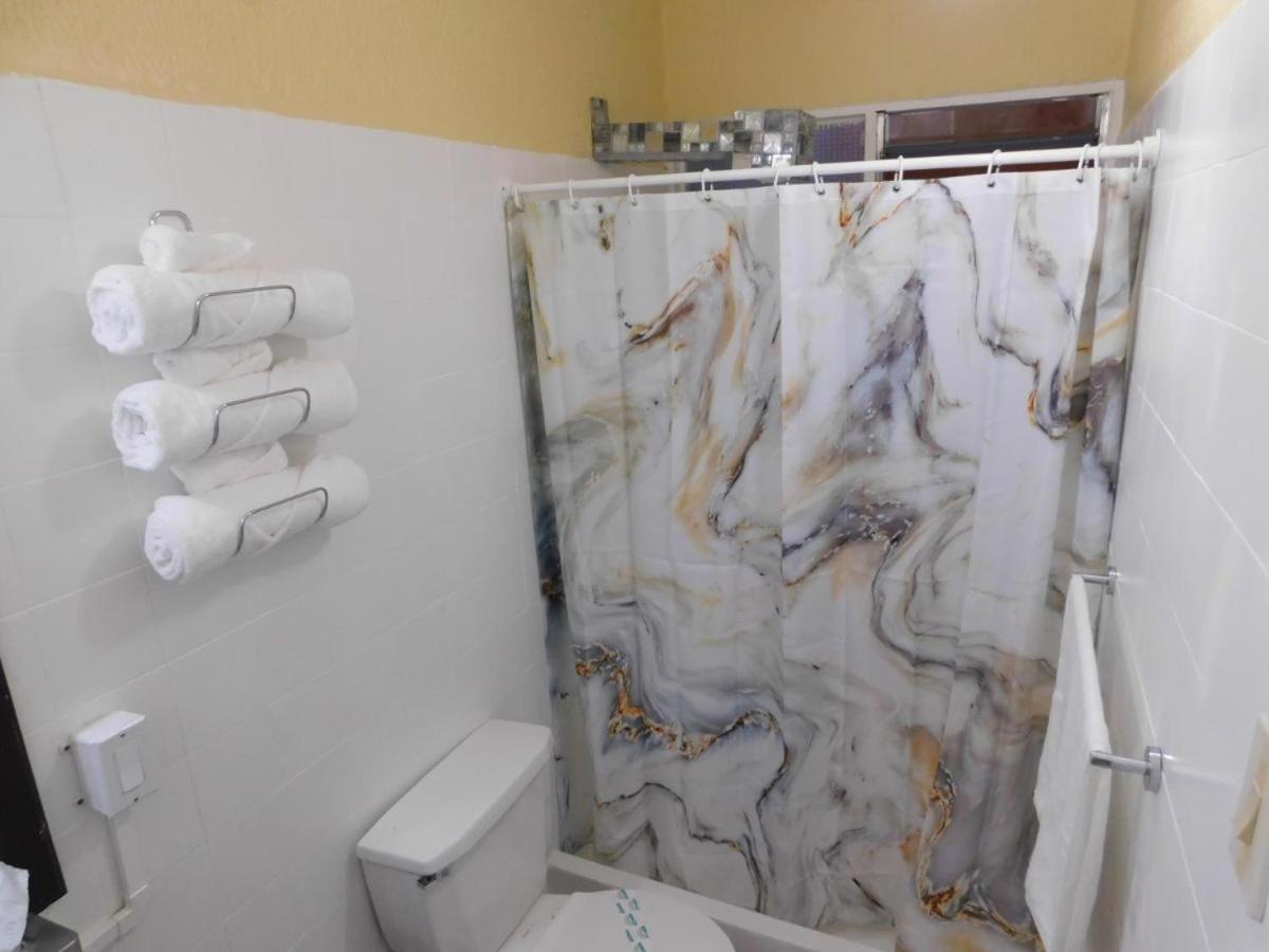 Centrally located in Jaco, walk to beach, beautiful pool! Each Villa Paradise is 1bd 1bath Condo Units sleep 5 or book both units and open connecting door 