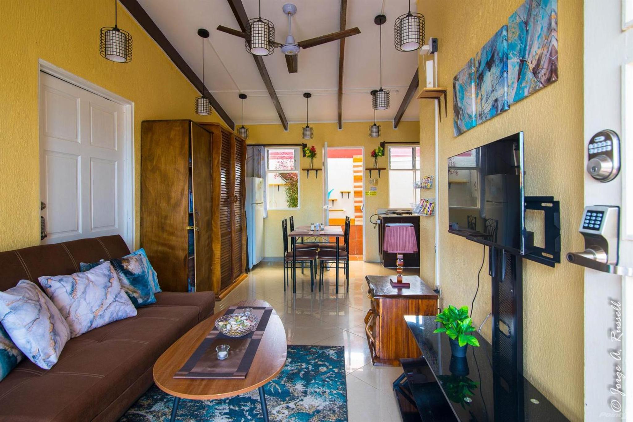 Centrally located in Jaco, walk to beach, beautiful pool! Each Villa Paradise is 1bd 1bath Condo Units sleep 5 or book both units and open connecting door 