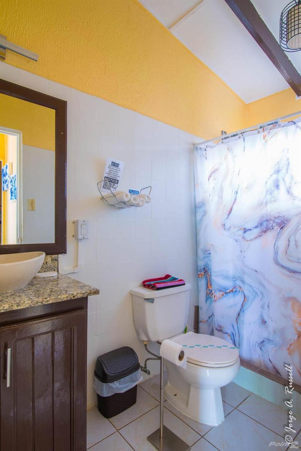 Centrally located in Jaco, walk to beach, beautiful pool! Each Villa Paradise is 1bd 1bath Condo Units sleep 5 or book both units and open connecting door 